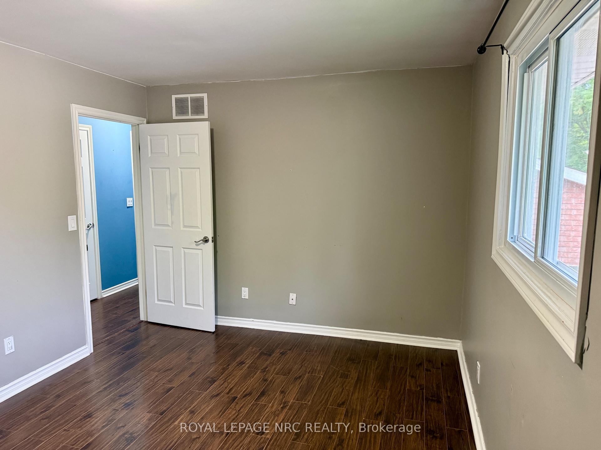 Photo 11 of 22 Ravine Road, St. Catharines, Oakdale — HOMEH