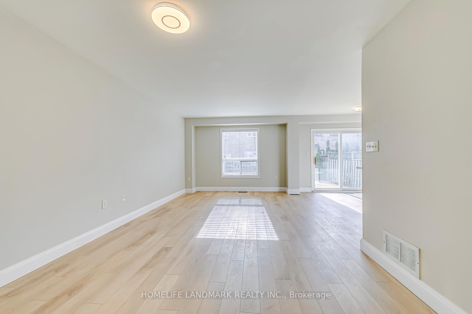 Photo 4 of 4432 Peter Drive, Burlington, Shoreacres — HOMEH