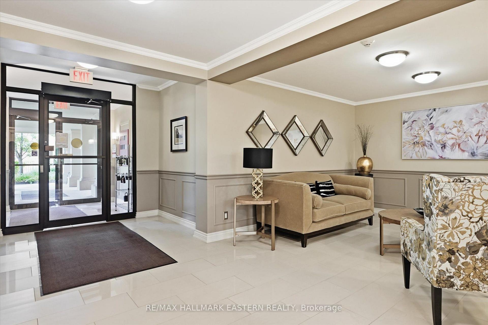 Photo 4 of Unit PH16, 869 Clonsilla Avenue, Peterborough, Otonabee Ward 1 — HOMEH