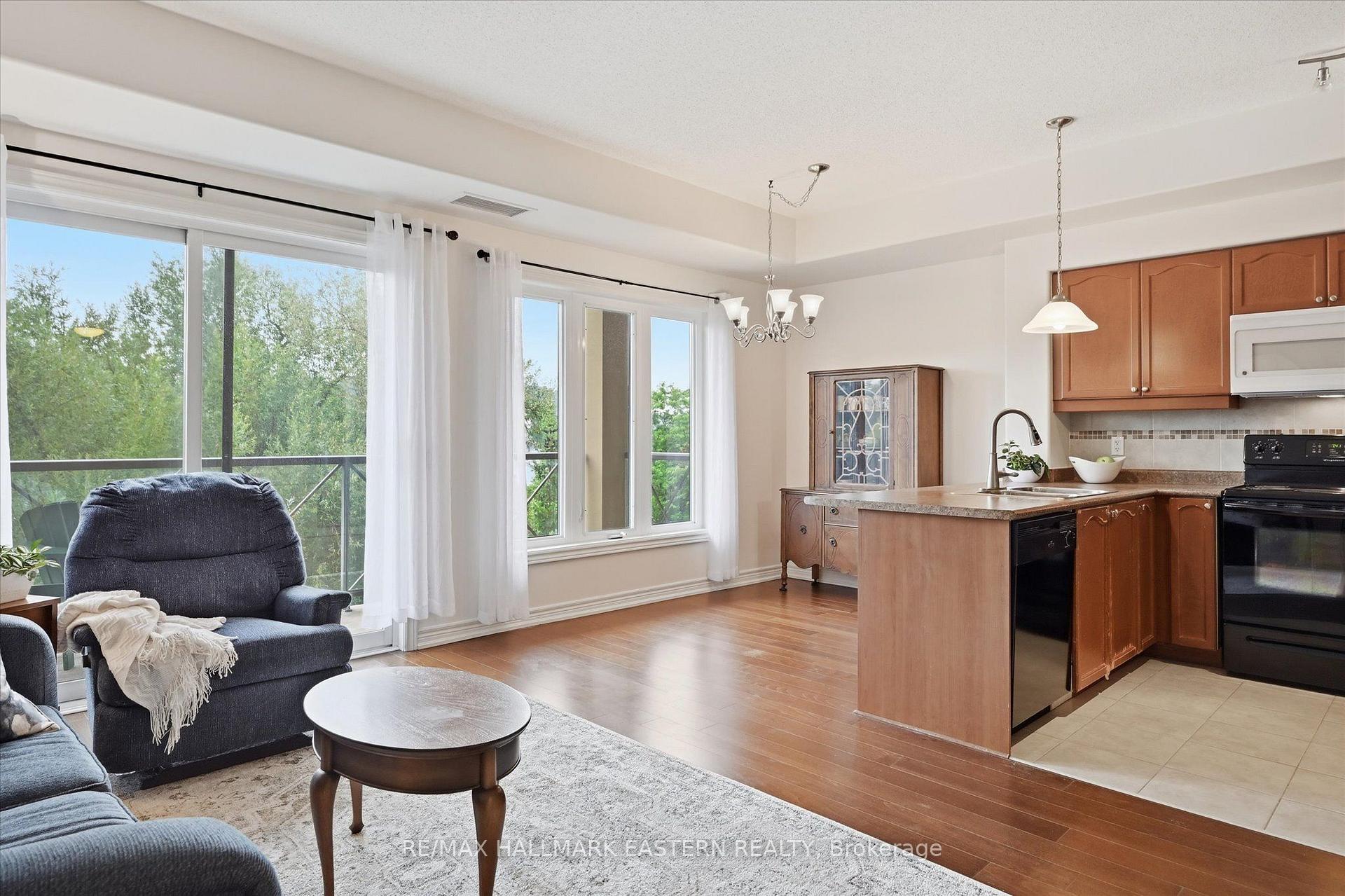 Photo 10 of Unit PH16, 869 Clonsilla Avenue, Peterborough, Otonabee Ward 1 — HOMEH