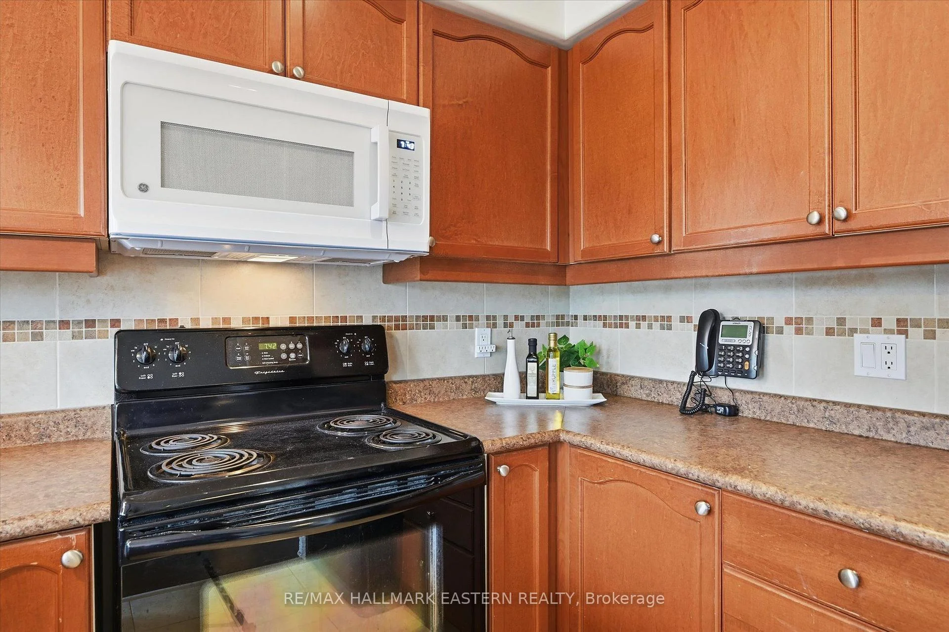 Photo 18 of Unit PH16, 869 Clonsilla Avenue, Peterborough, Otonabee Ward 1 — HOMEH