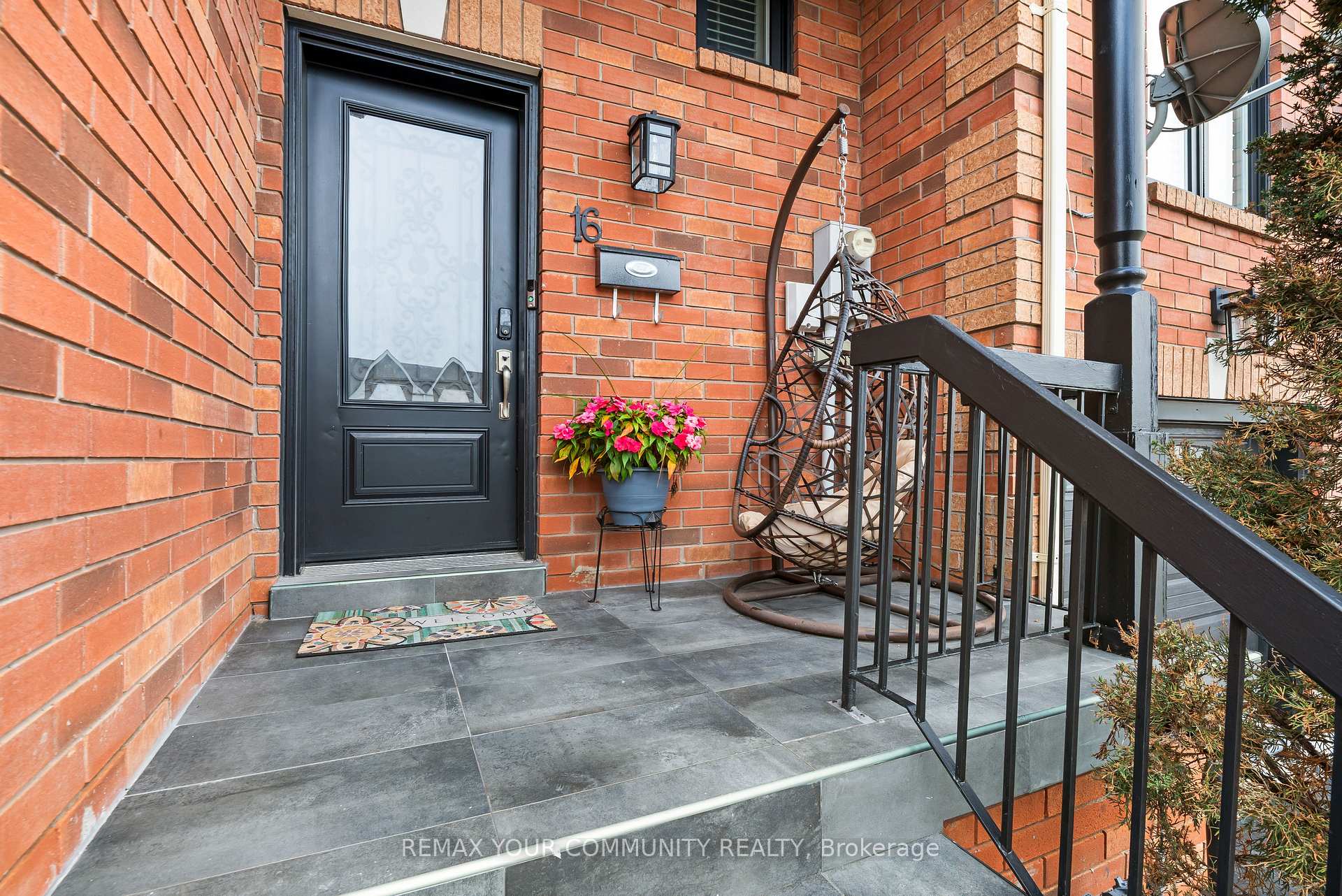 Photo 6 of 16 Smales Drive, Ajax, Central — HOMEH