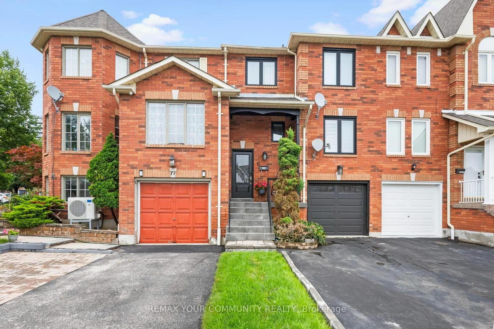 Photo 7 of 16 Smales Drive, Ajax, Central — HOMEH