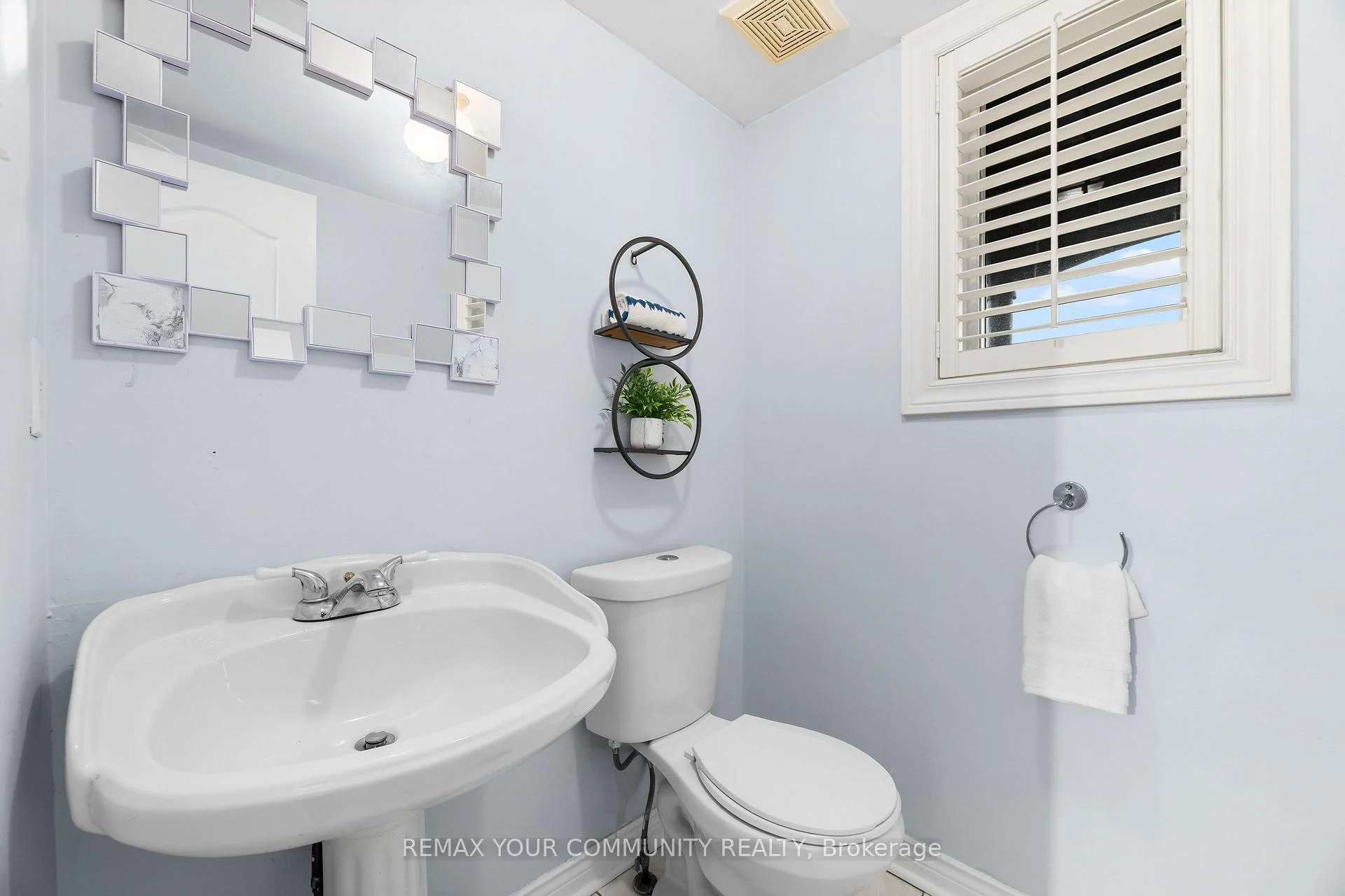 Photo 39 of 16 Smales Drive, Ajax, Central — HOMEH