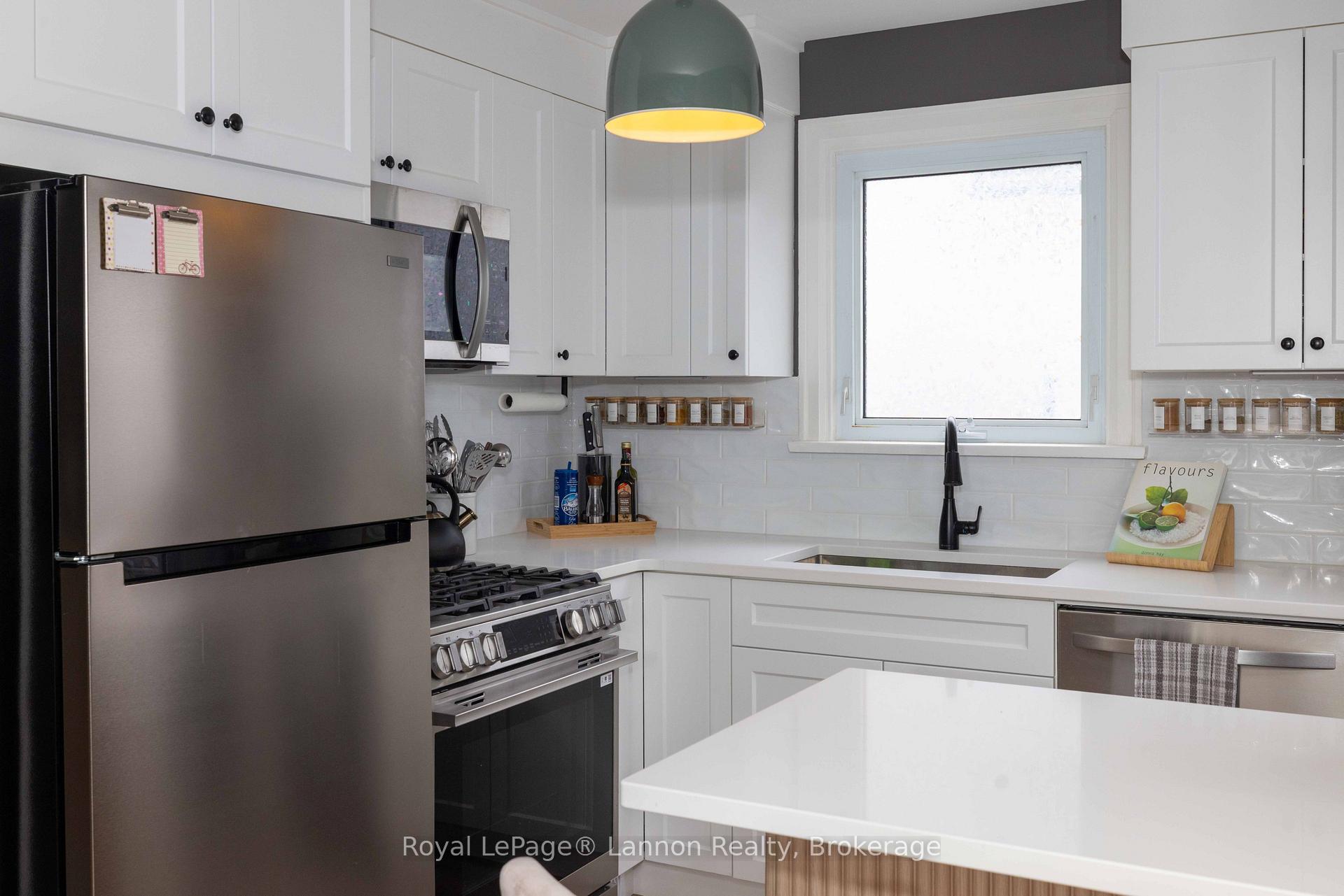 Photo 20 of 102 Bruce Street, Thunder Bay, Shuniah — HOMEH
