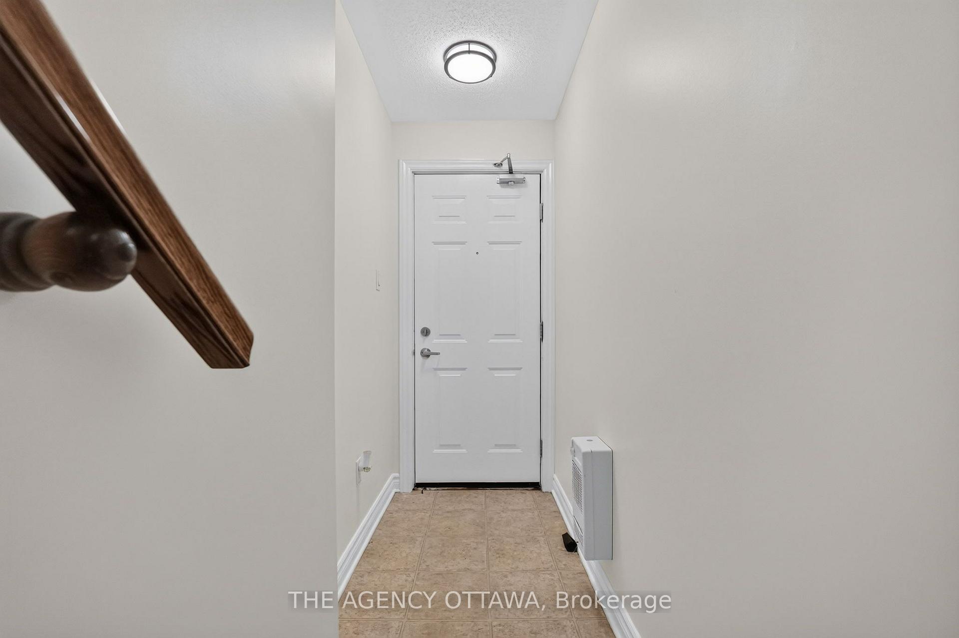 Photo 5 of Unit B, 664 Chapman Mills Drive, Ottawa, Barrhaven - Strandherd — HOMEH