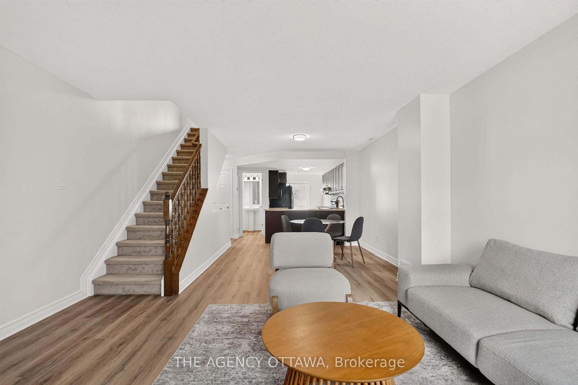 Photo 6 of Unit B, 664 Chapman Mills Drive, Ottawa, Barrhaven - Strandherd — HOMEH