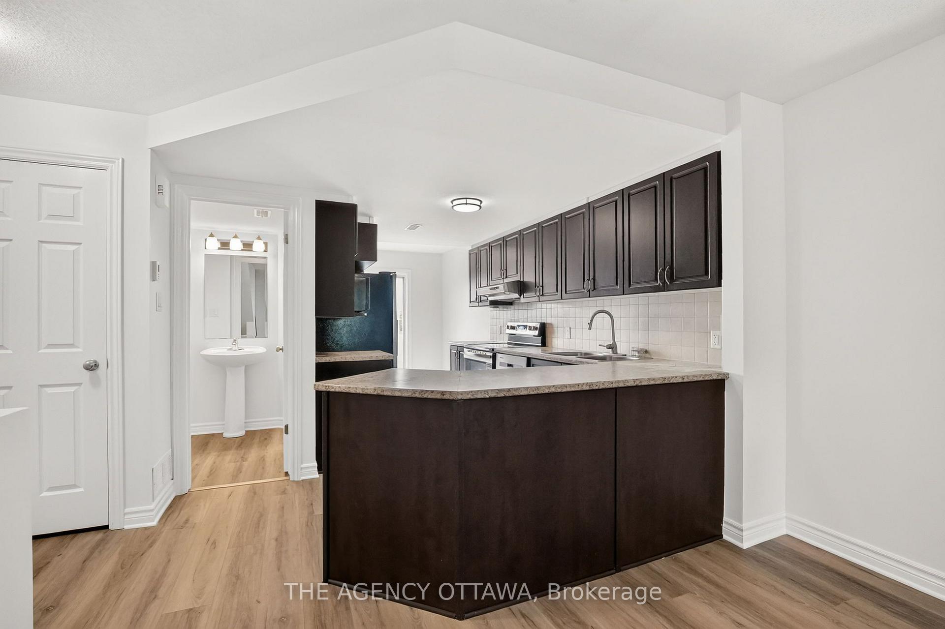 Photo 13 of Unit B, 664 Chapman Mills Drive, Ottawa, Barrhaven - Strandherd — HOMEH