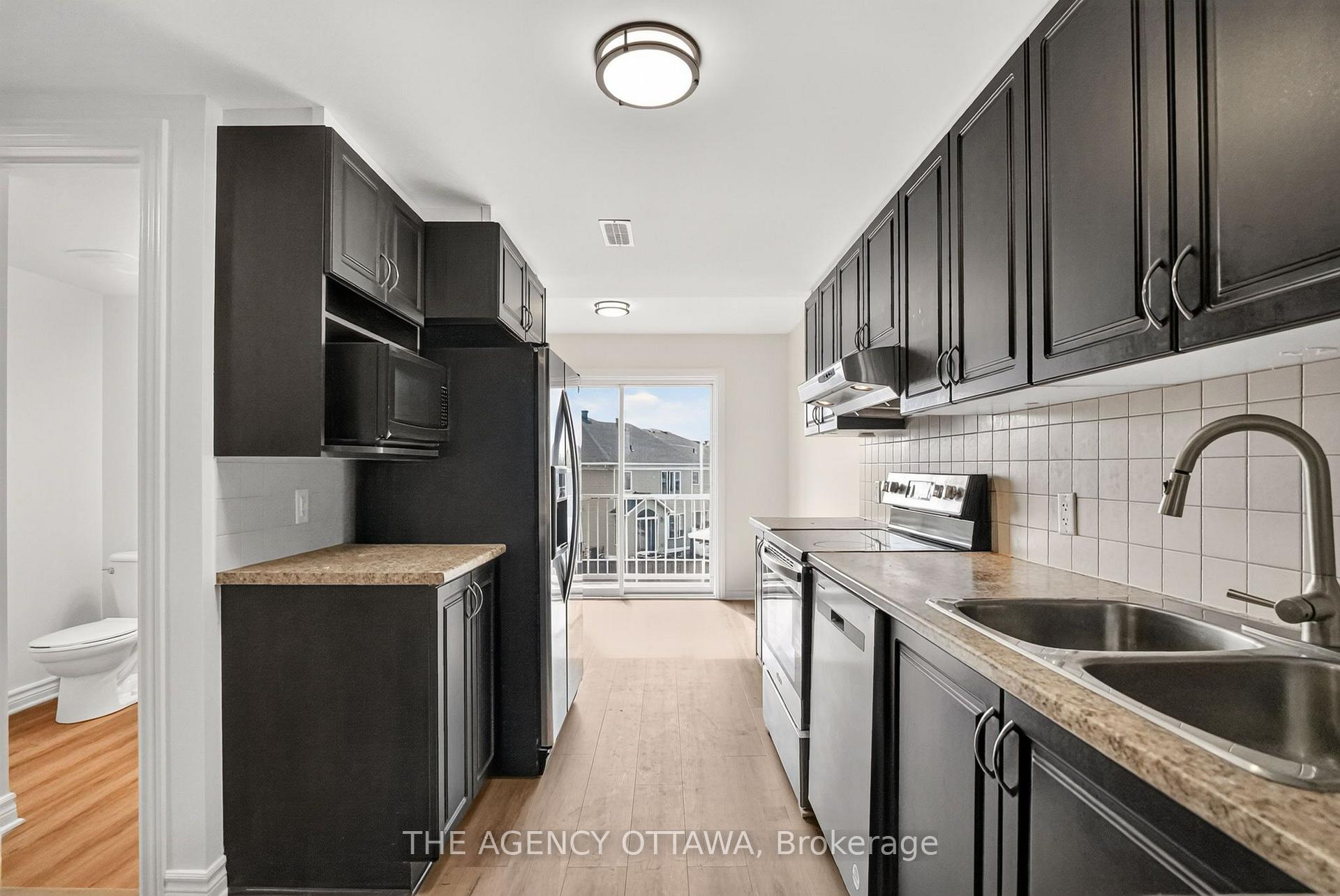Photo 14 of Unit B, 664 Chapman Mills Drive, Ottawa, Barrhaven - Strandherd — HOMEH