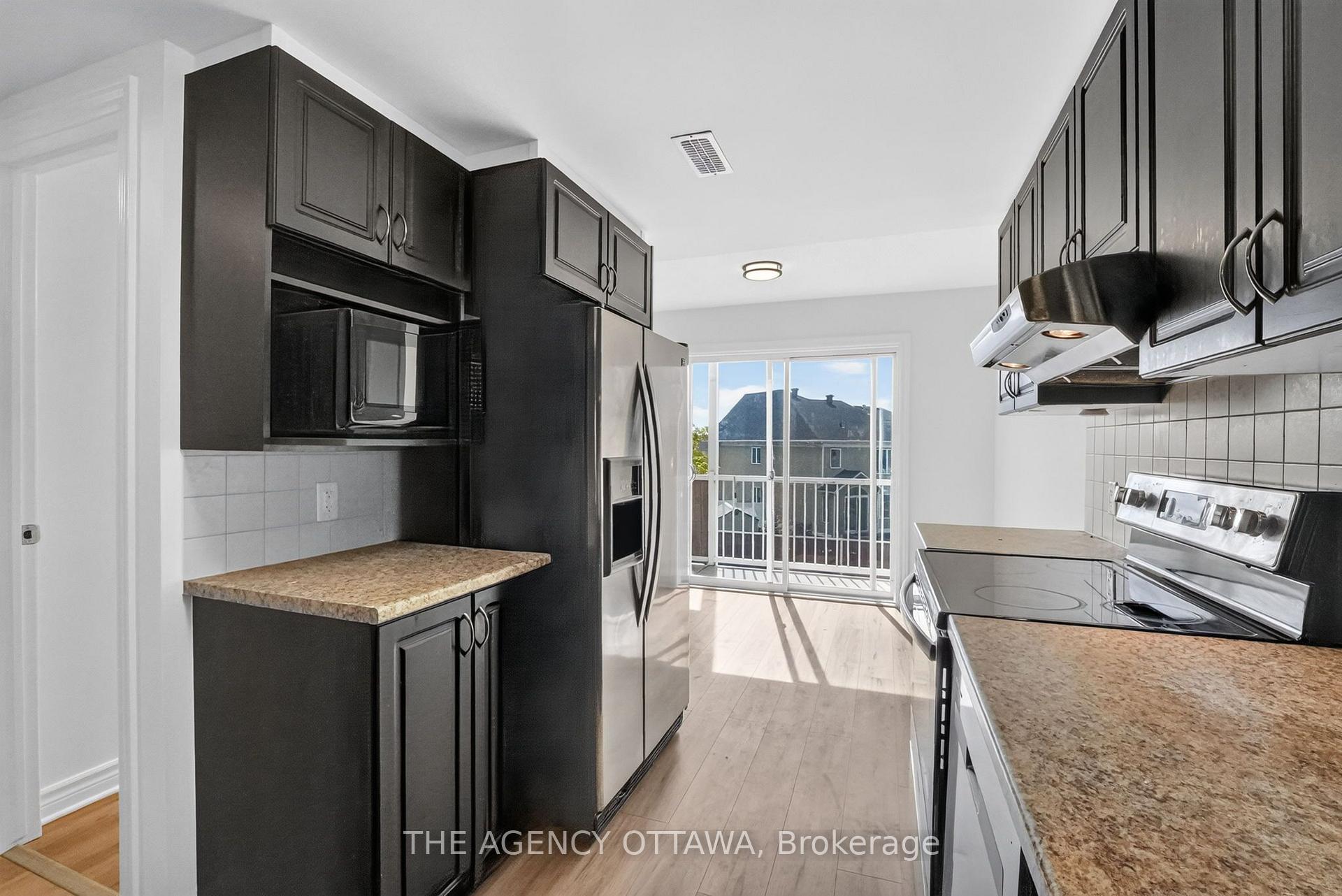 Photo 15 of Unit B, 664 Chapman Mills Drive, Ottawa, Barrhaven - Strandherd — HOMEH