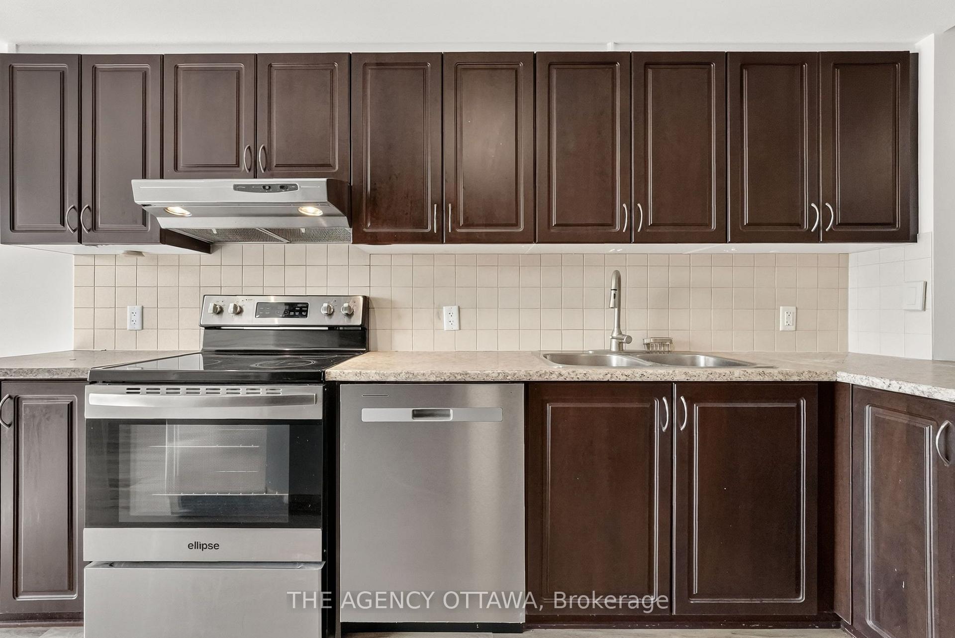 Photo 16 of Unit B, 664 Chapman Mills Drive, Ottawa, Barrhaven - Strandherd — HOMEH