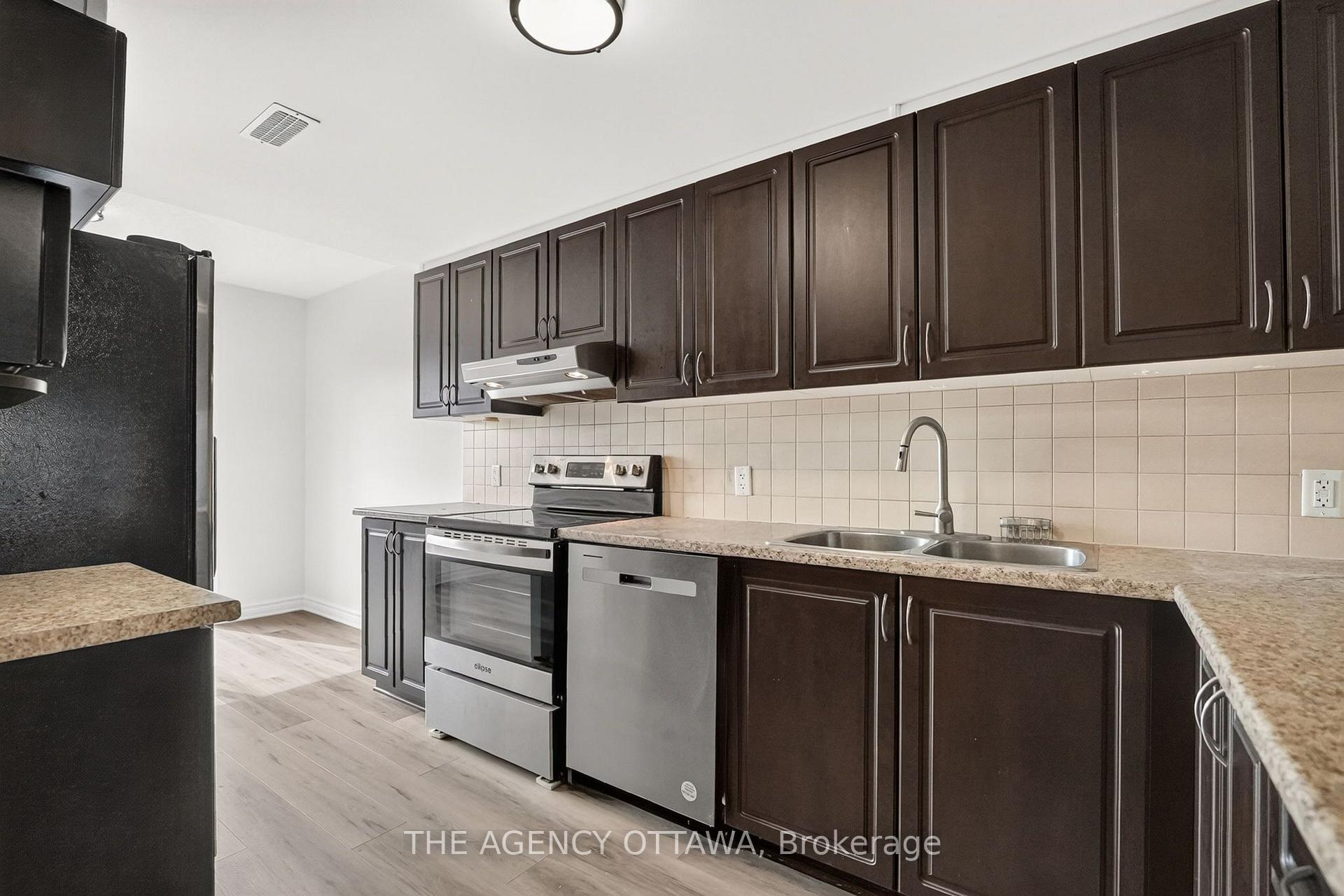 Photo 17 of Unit B, 664 Chapman Mills Drive, Ottawa, Barrhaven - Strandherd — HOMEH