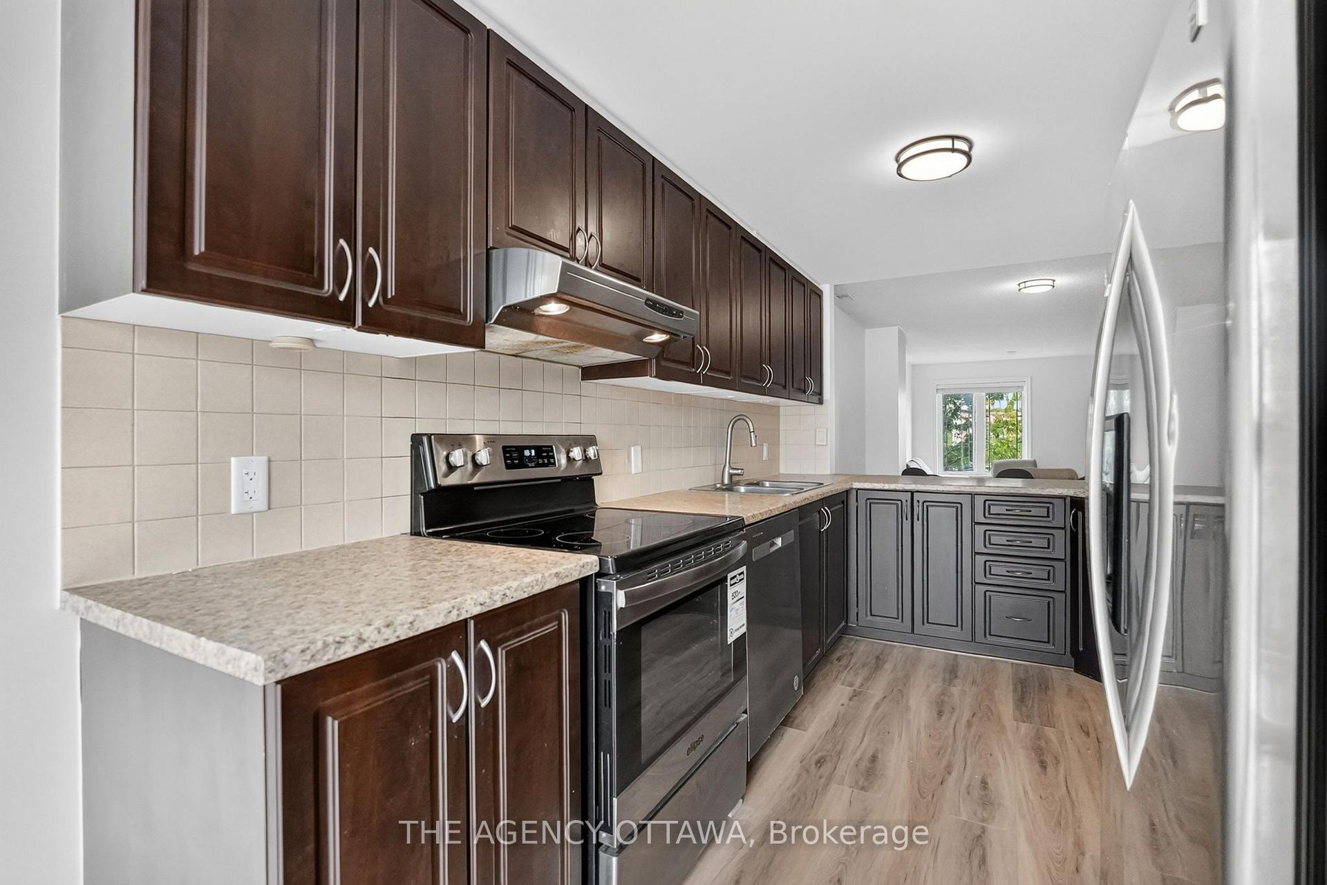 Photo 18 of Unit B, 664 Chapman Mills Drive, Ottawa, Barrhaven - Strandherd — HOMEH