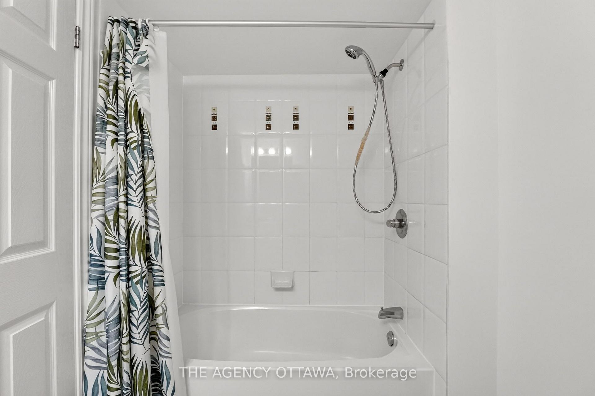 Photo 35 of Unit B, 664 Chapman Mills Drive, Ottawa, Barrhaven - Strandherd — HOMEH