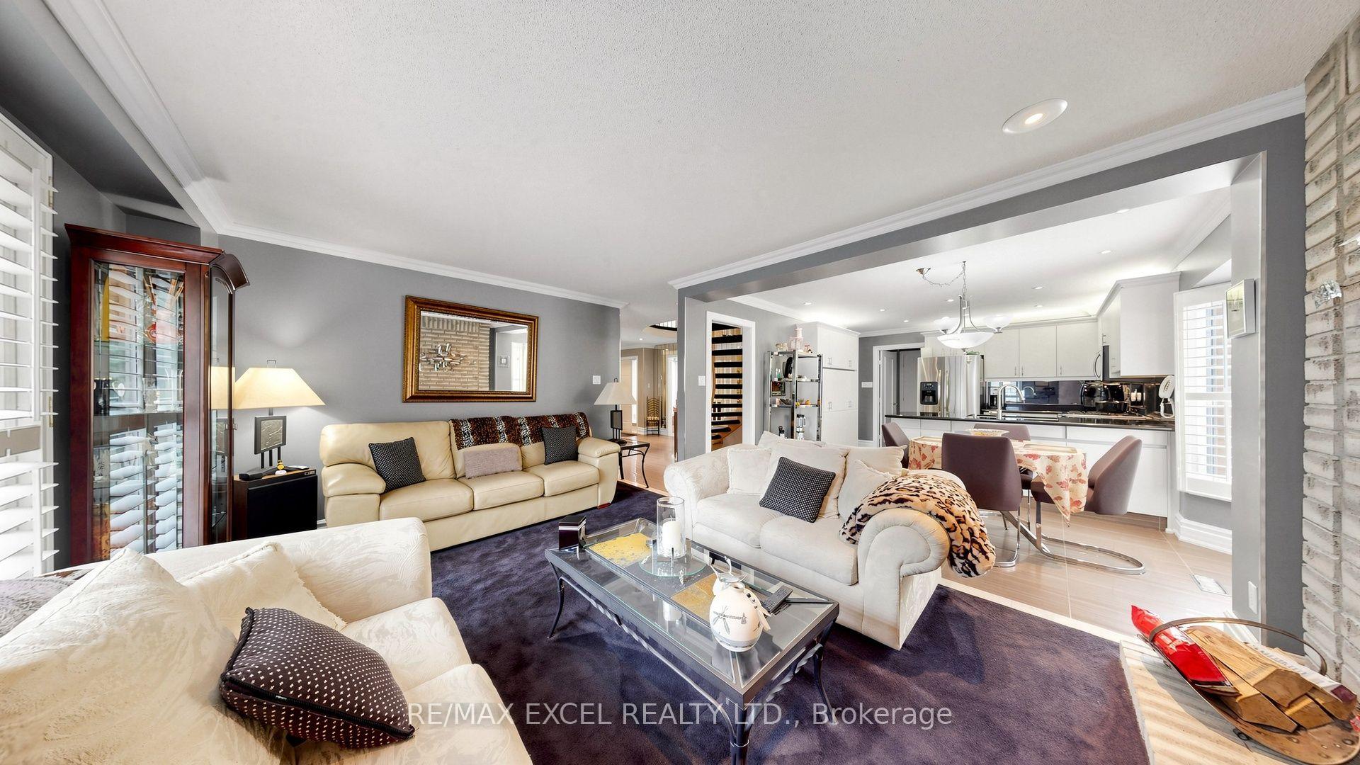 Photo 6 of 11 Alexis Road, Markham, Thornlea — HOMEH