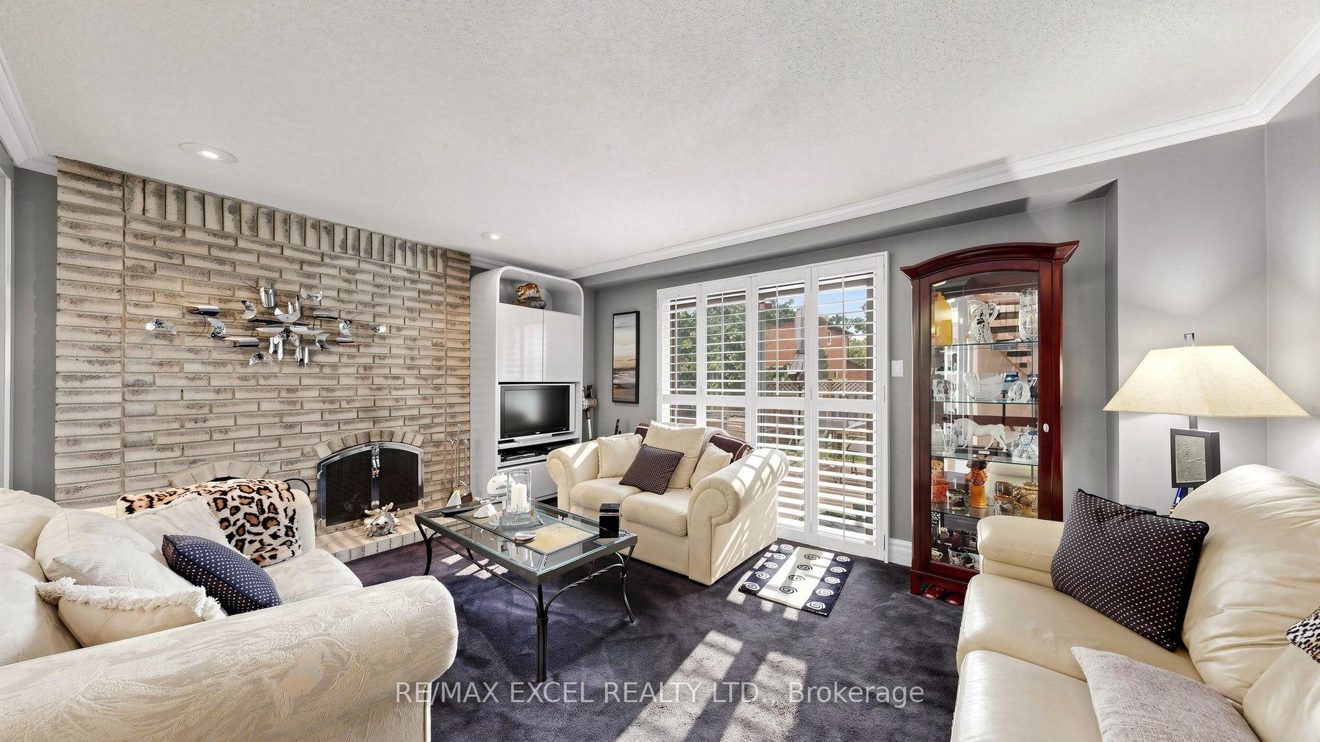 Photo 8 of 11 Alexis Road, Markham, Thornlea — HOMEH
