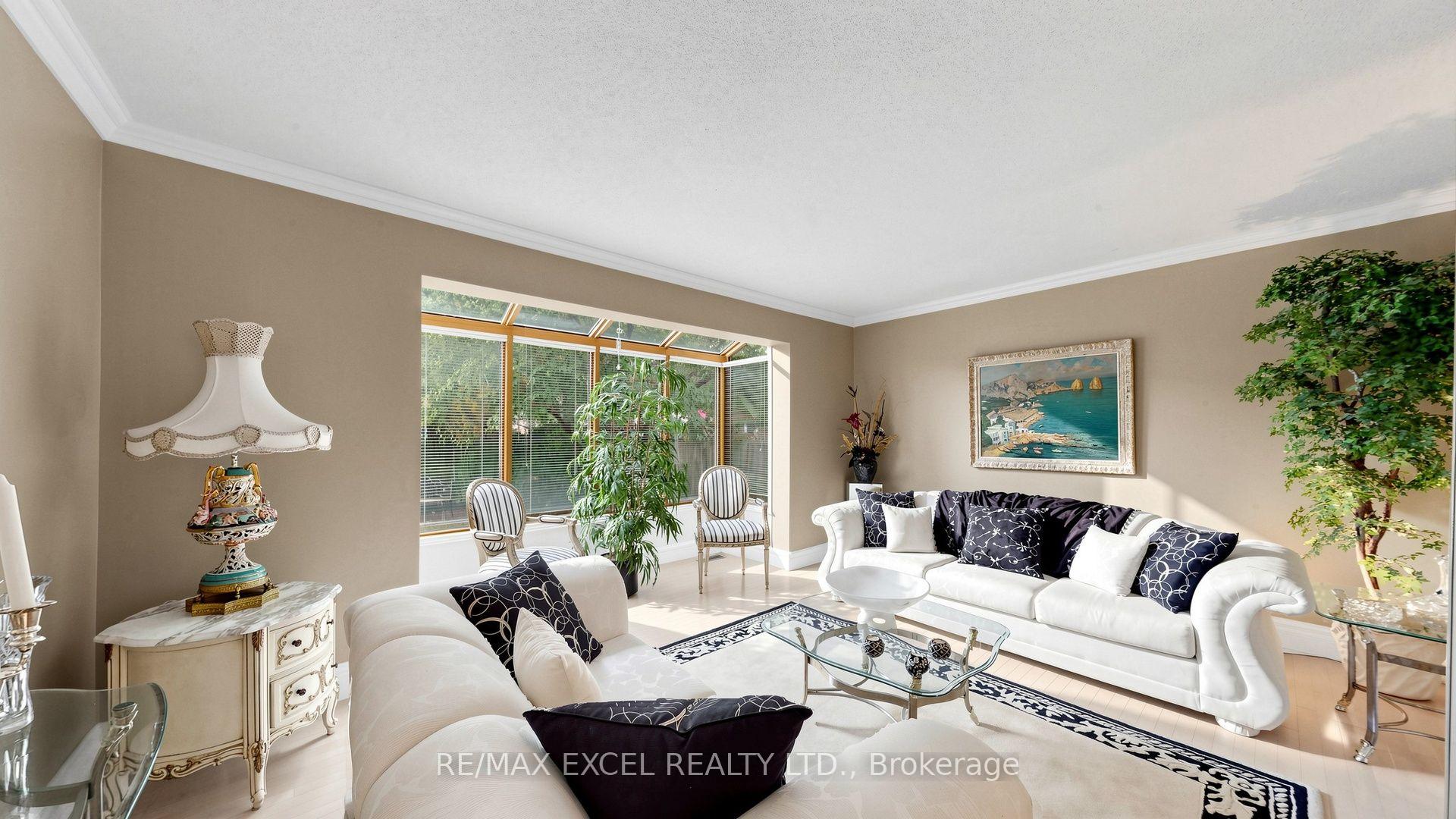 Photo 10 of 11 Alexis Road, Markham, Thornlea — HOMEH