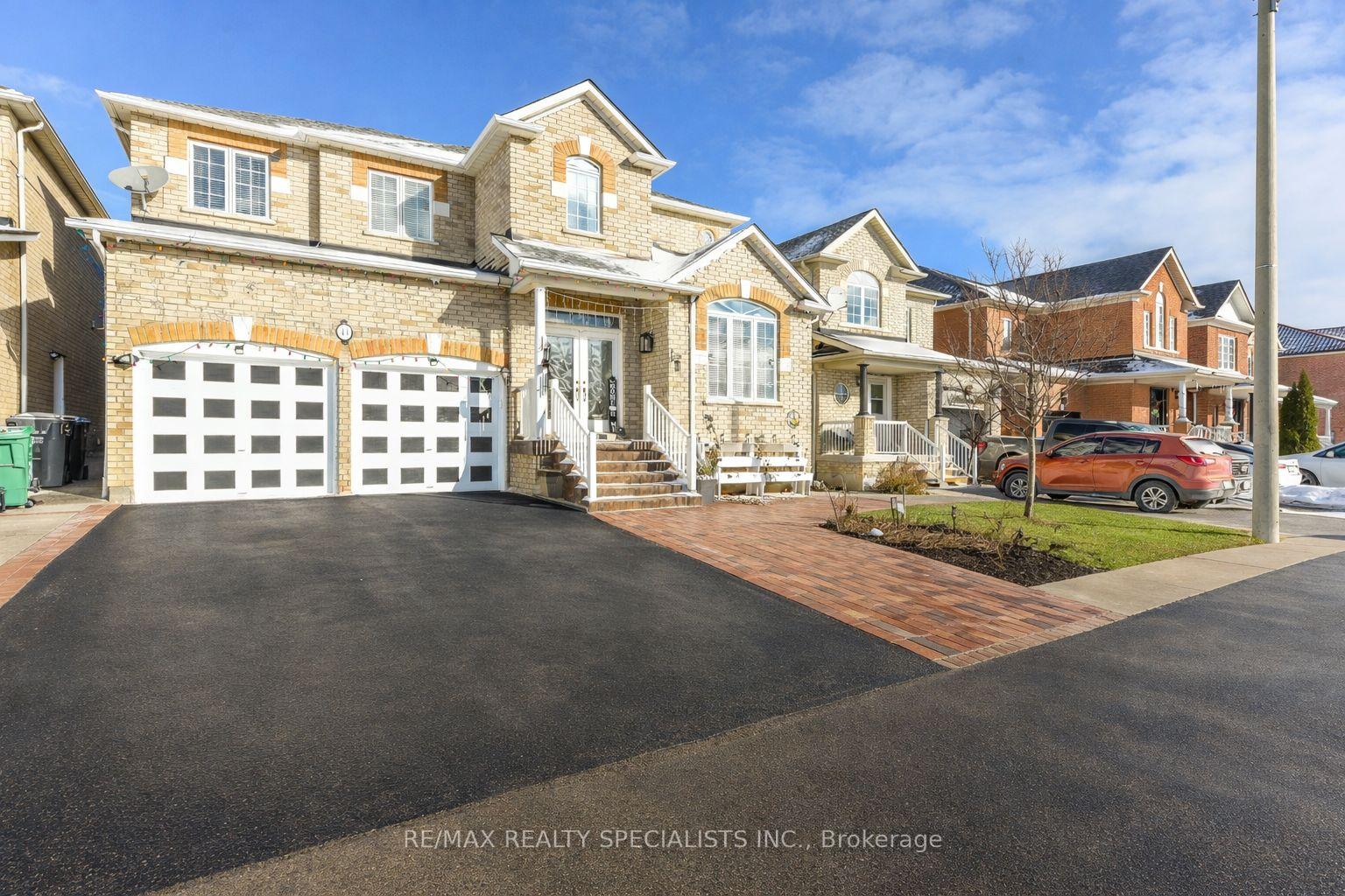 Photo 2 of 41 Madronna Gardens, Brampton, Fletcher's Meadow — HOMEH