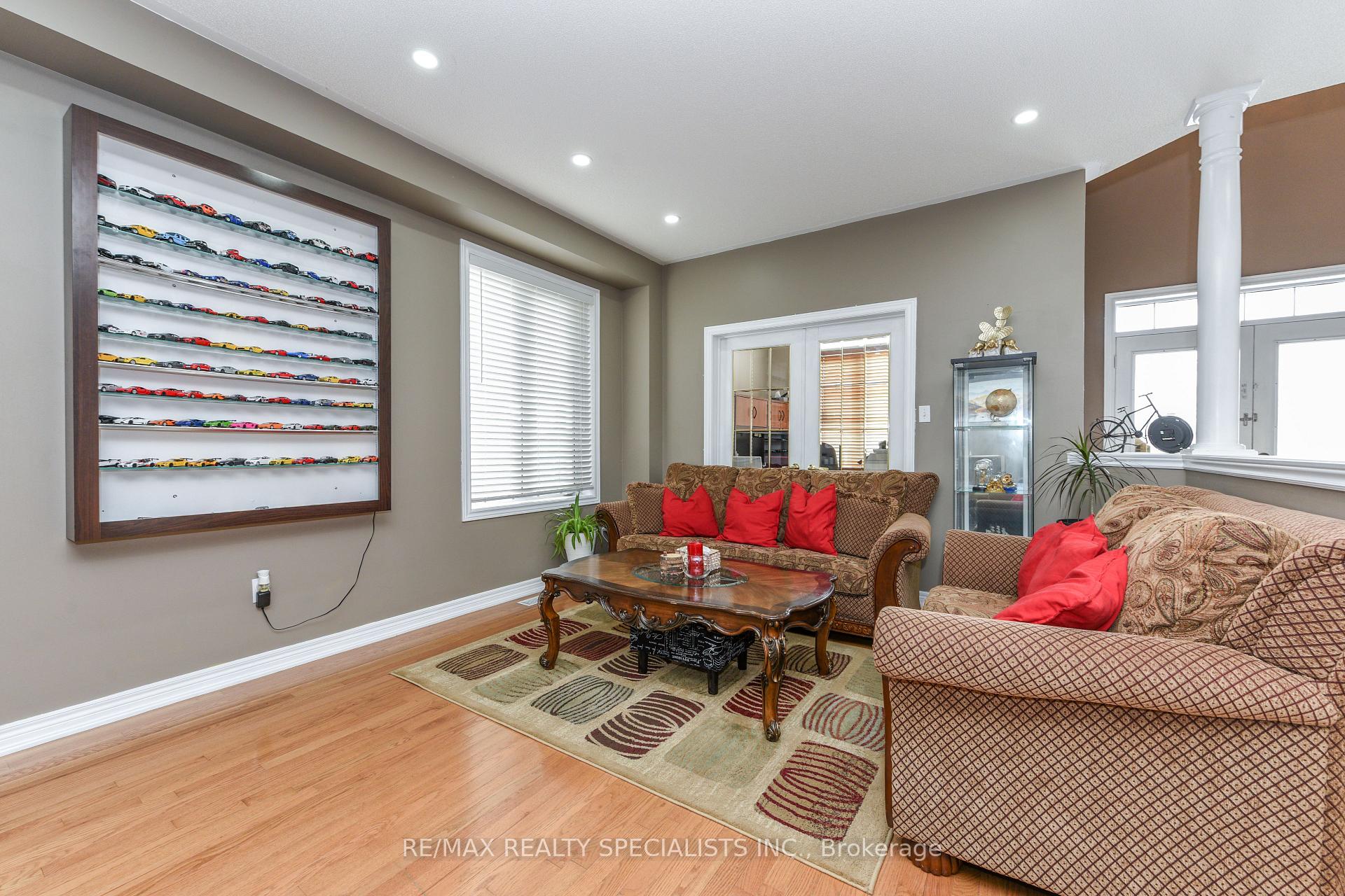 Photo 8 of 41 Madronna Gardens, Brampton, Fletcher's Meadow — HOMEH