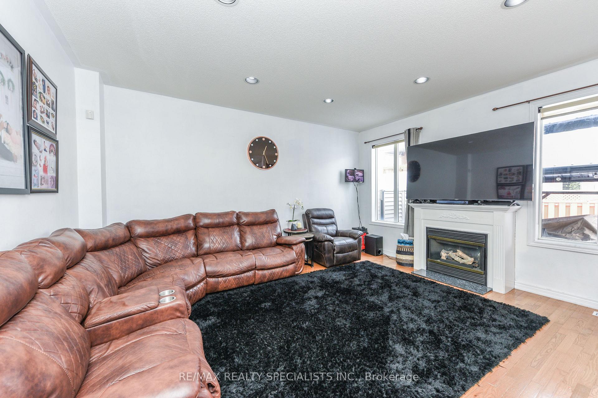 Photo 12 of 41 Madronna Gardens, Brampton, Fletcher's Meadow — HOMEH