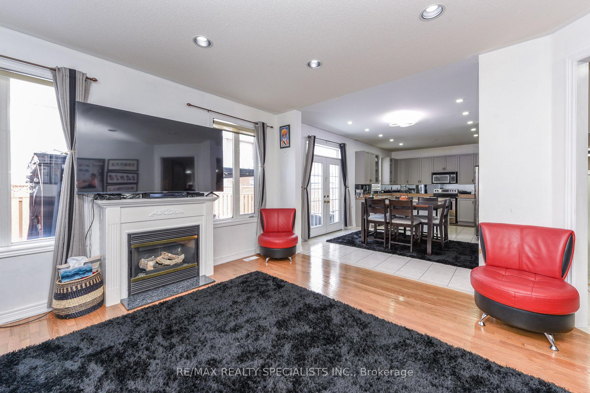 Photo 19 of 41 Madronna Gardens, Brampton, Fletcher's Meadow — HOMEH