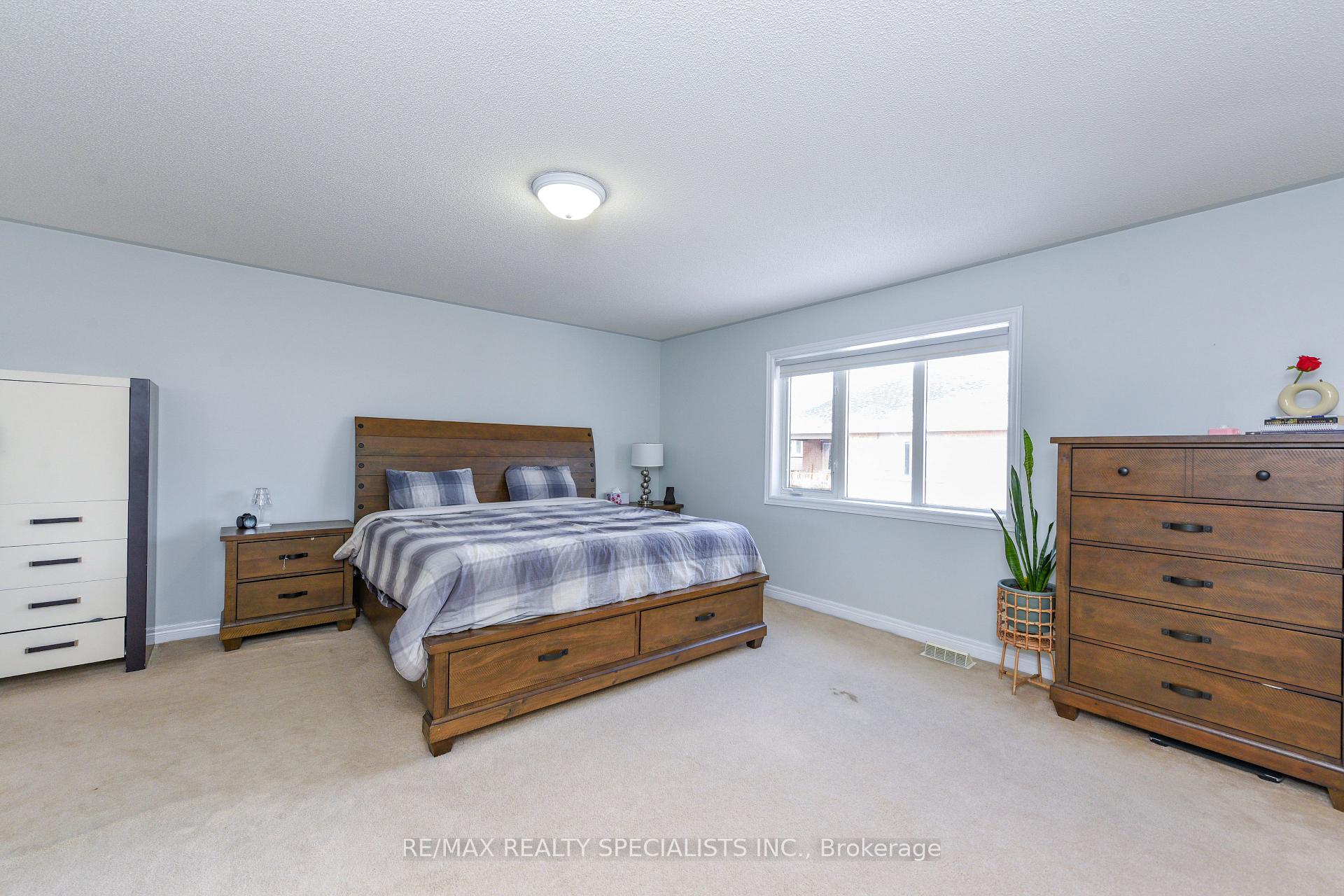 Photo 24 of 41 Madronna Gardens, Brampton, Fletcher's Meadow — HOMEH