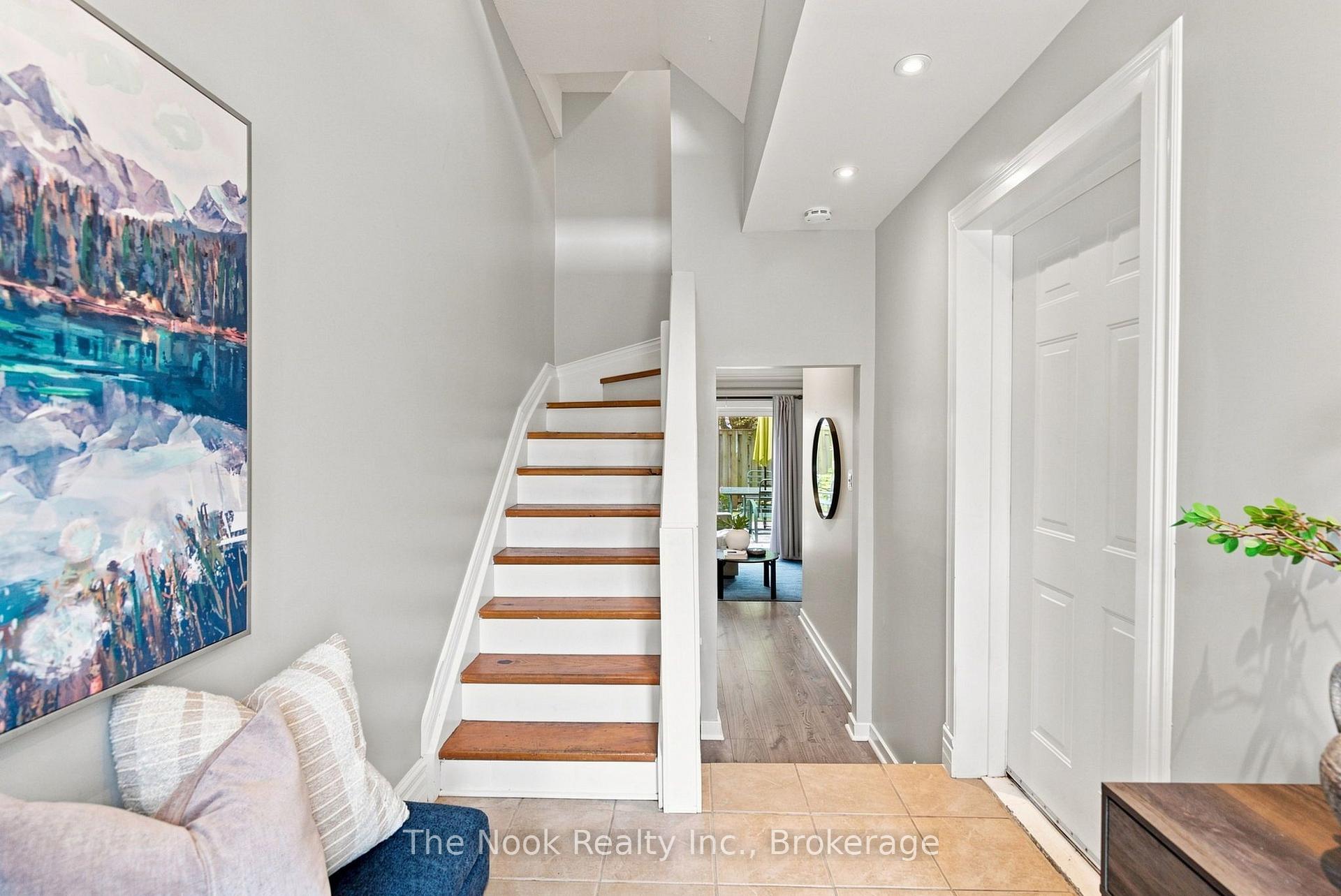 Photo 5 of 27 The Bridle Path, Clarington, Bowmanville — HOMEH