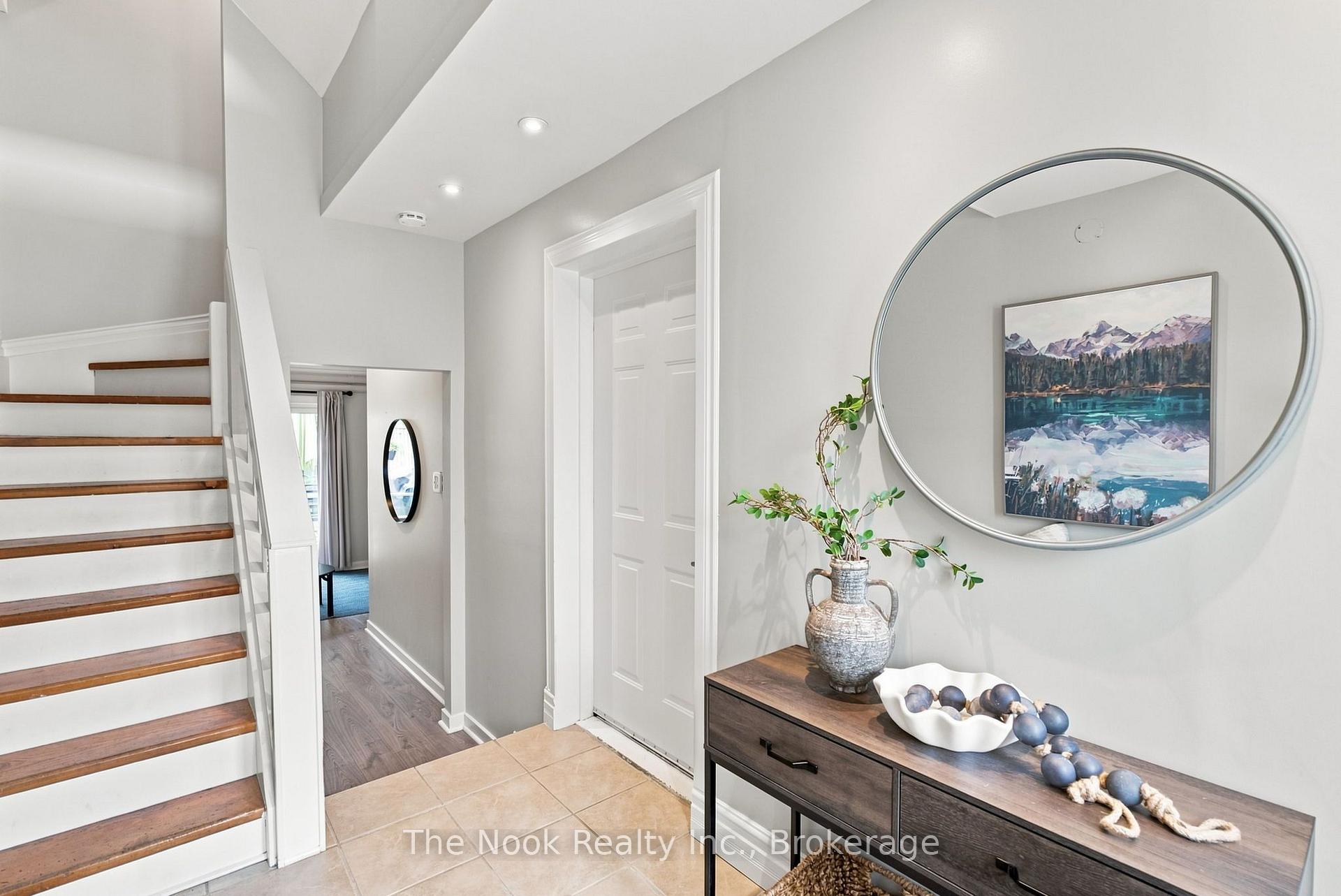 Photo 6 of 27 The Bridle Path, Clarington, Bowmanville — HOMEH