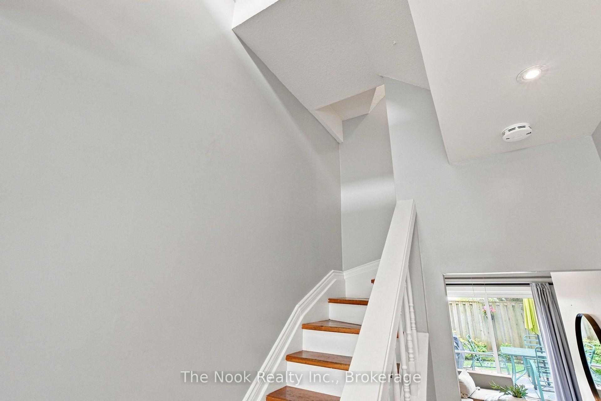 Photo 15 of 27 The Bridle Path, Clarington, Bowmanville — HOMEH