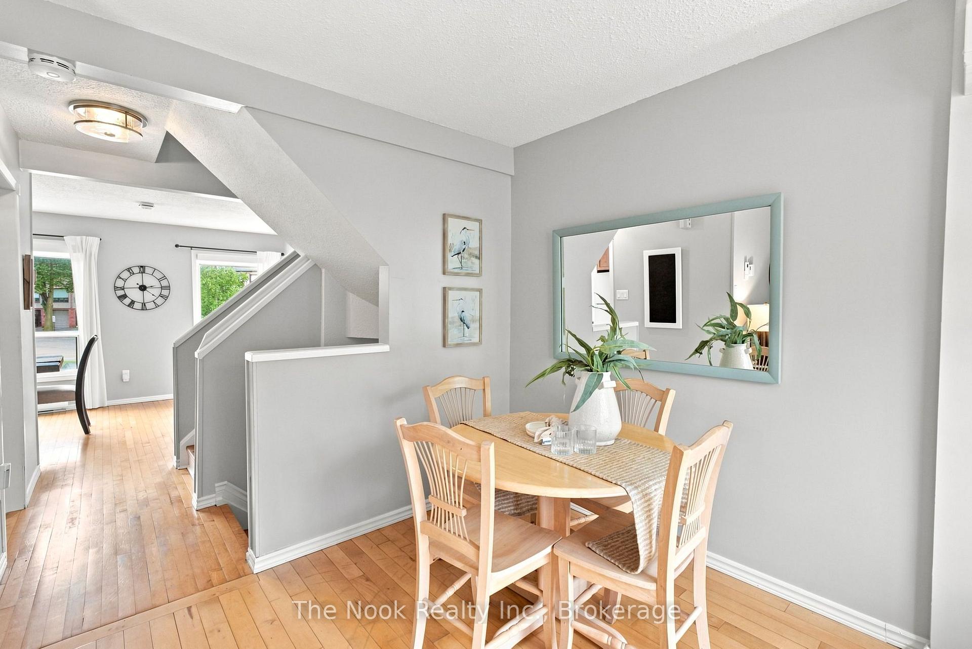 Photo 20 of 27 The Bridle Path, Clarington, Bowmanville — HOMEH