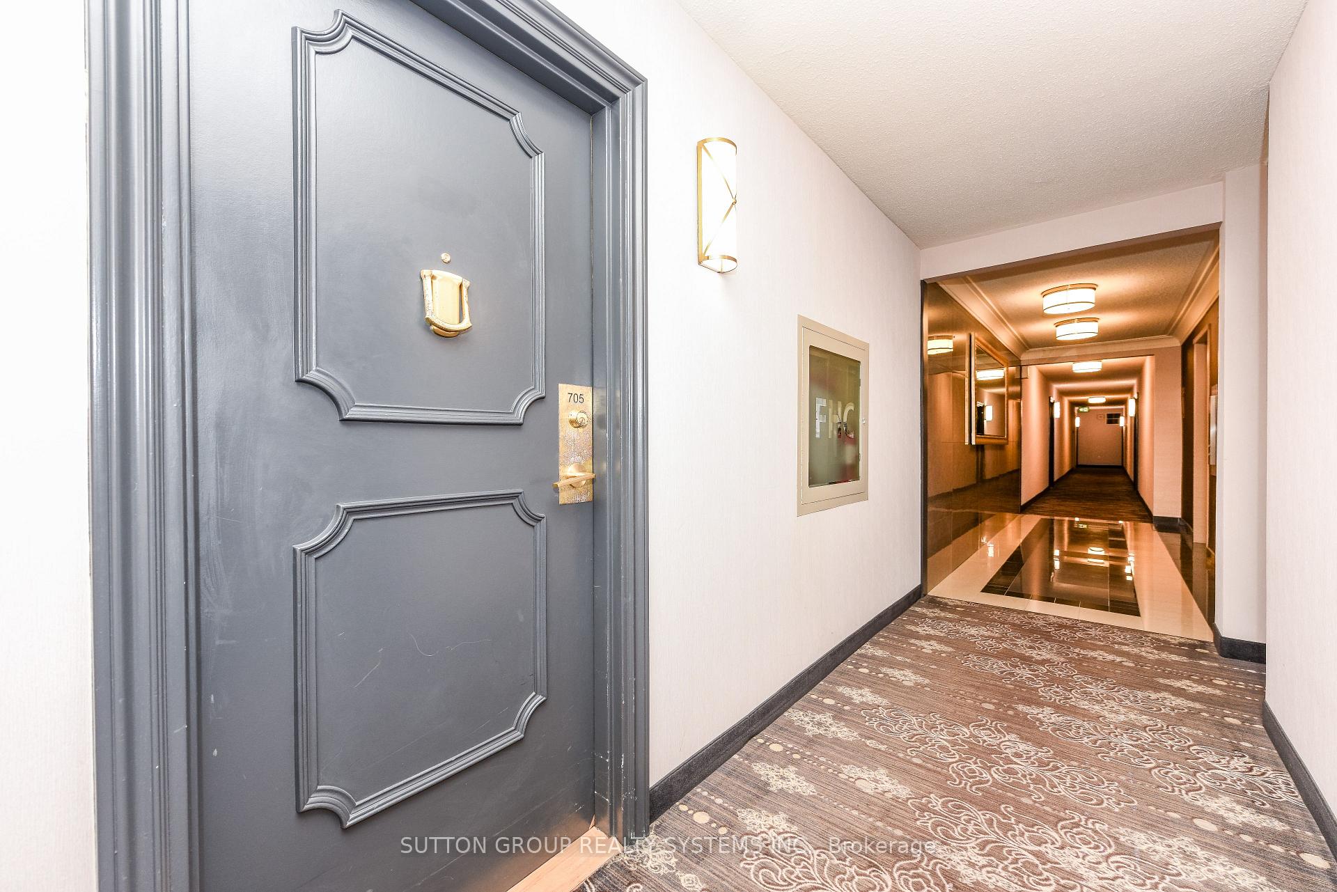 Photo 3 of Unit 705, 2055 Upper Middle Road, Burlington, Brant Hills — HOMEH