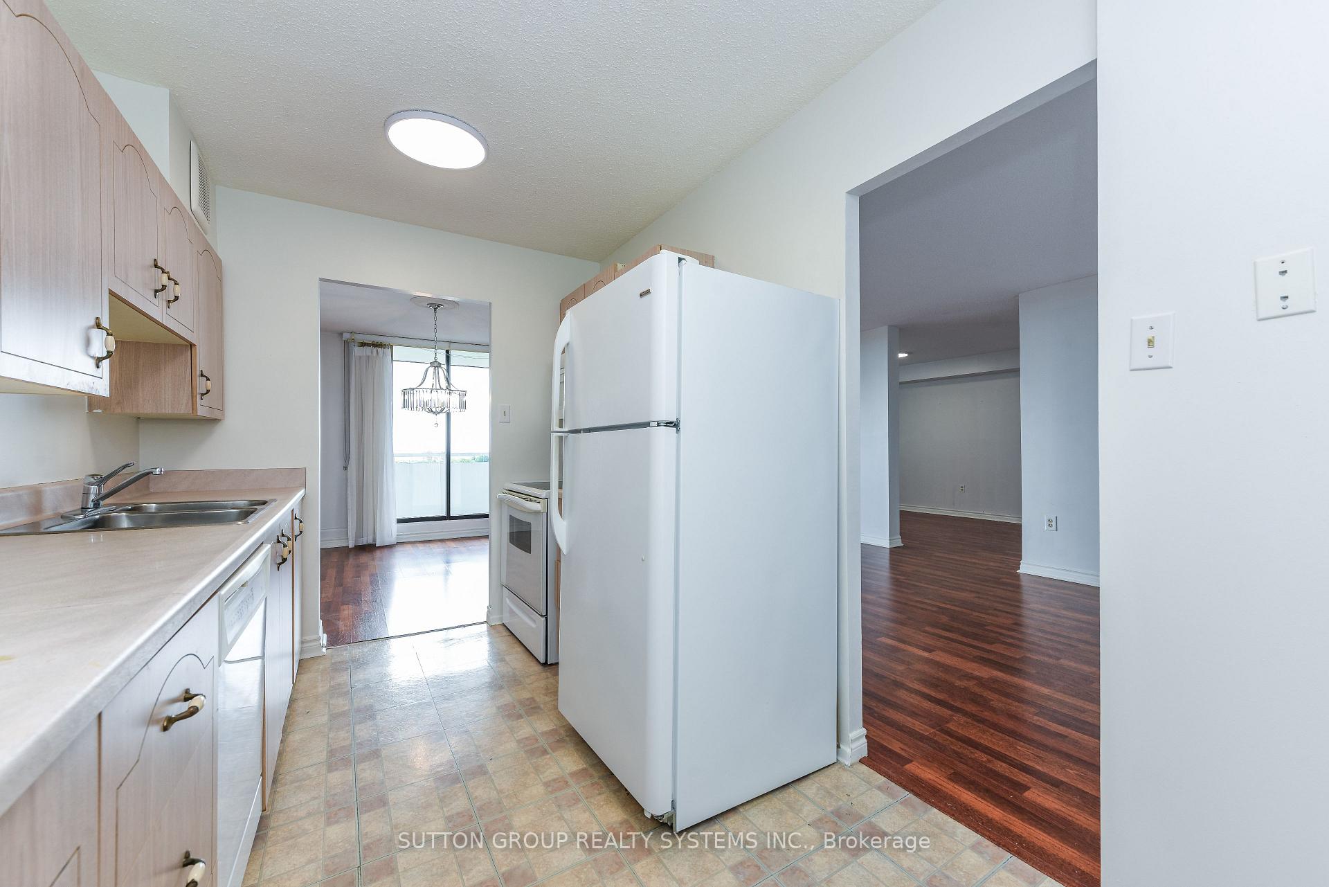Photo 21 of Unit 705, 2055 Upper Middle Road, Burlington, Brant Hills — HOMEH