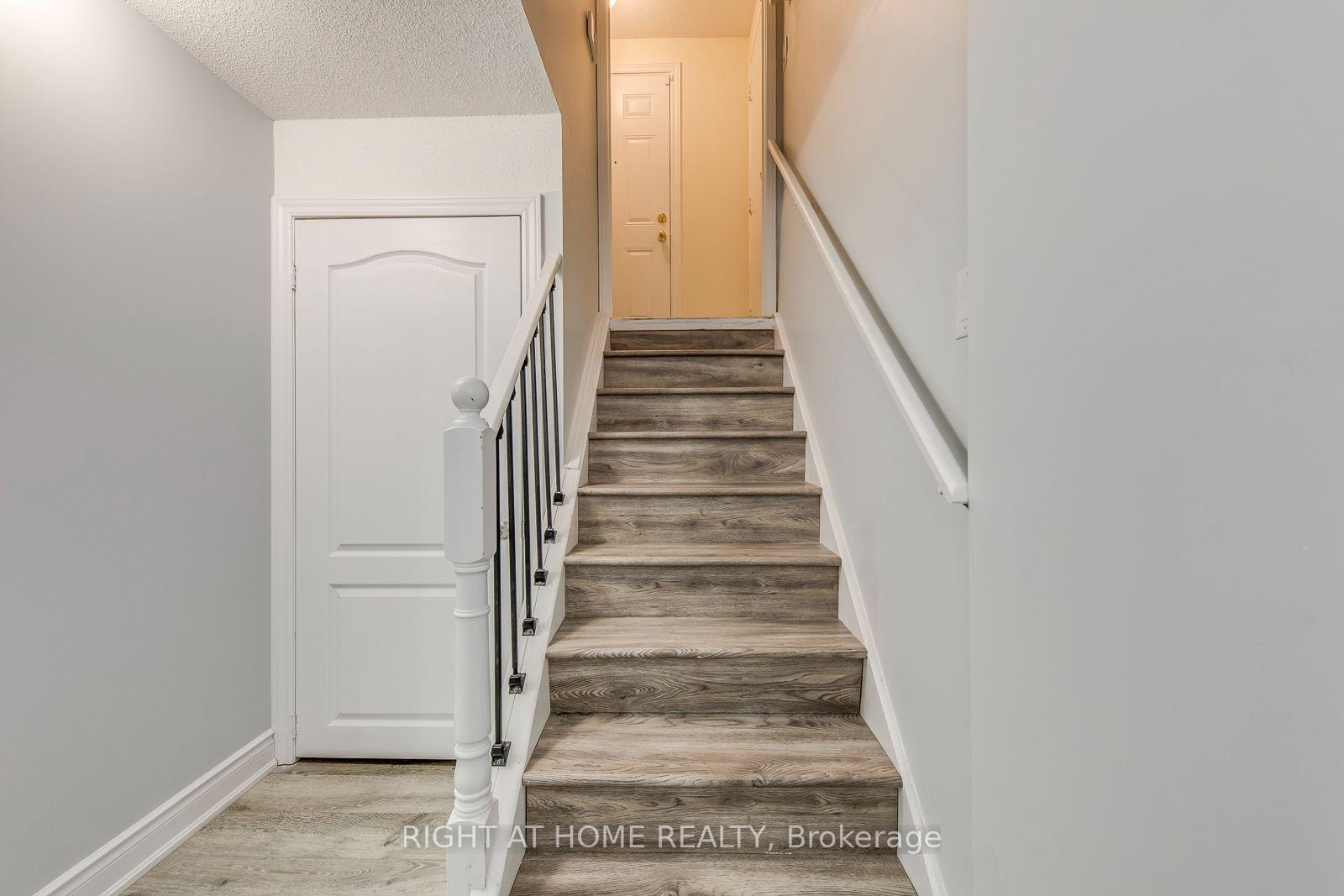 Photo 5 of Unit Bsmt, 5349 Lismic Boulevard, Mississauga, East Credit — HOMEH