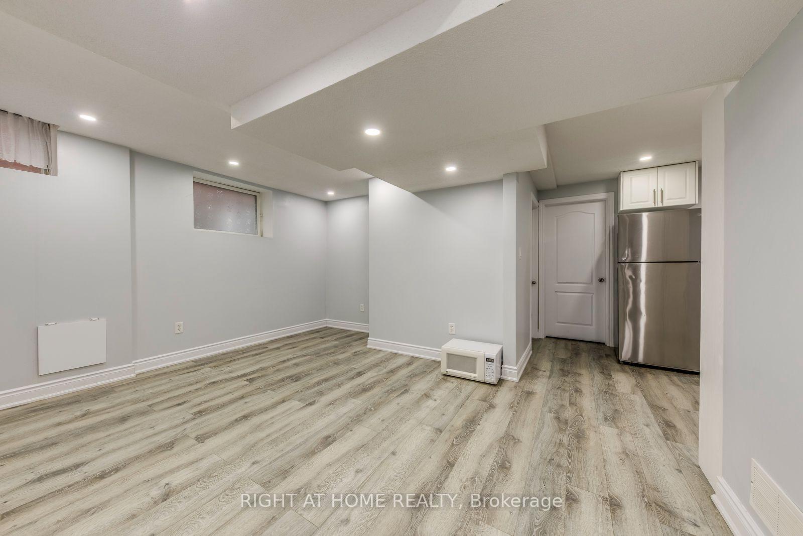 Photo 7 of Unit Bsmt, 5349 Lismic Boulevard, Mississauga, East Credit — HOMEH
