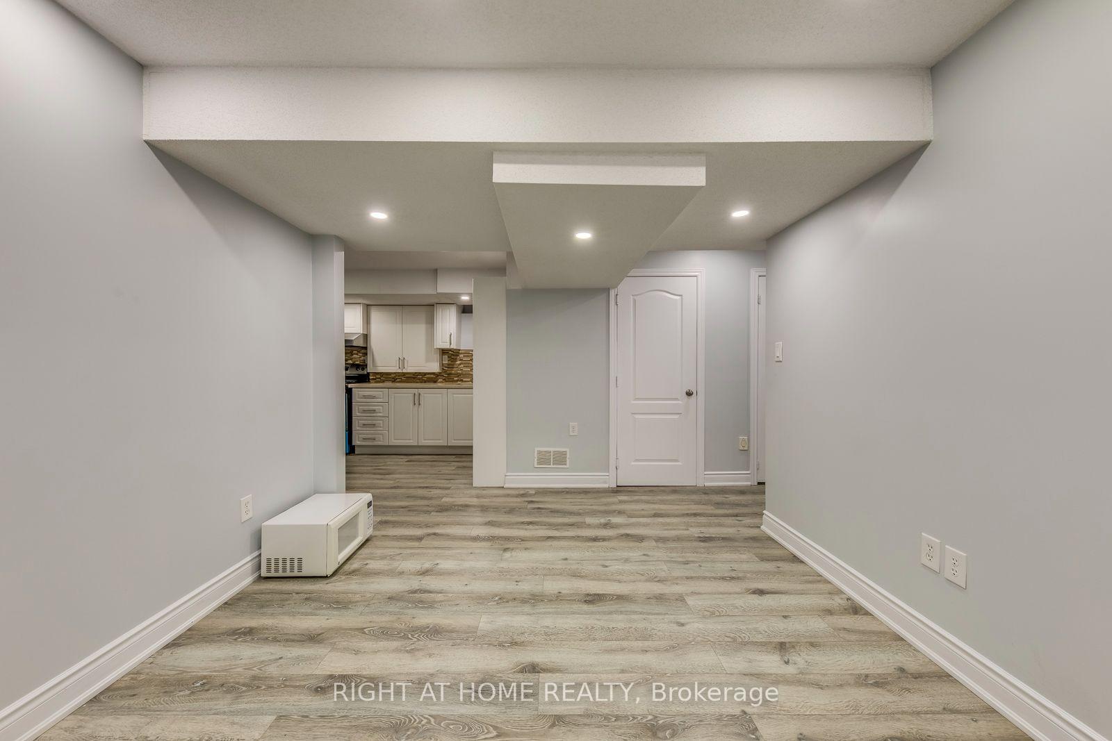 Photo 10 of Unit Bsmt, 5349 Lismic Boulevard, Mississauga, East Credit — HOMEH