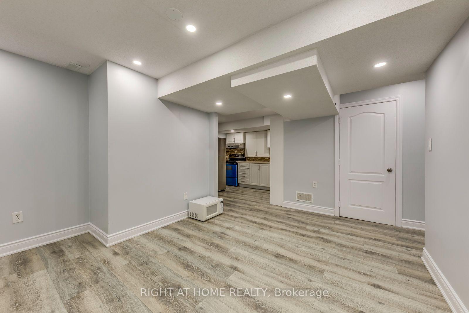 Photo 11 of Unit Bsmt, 5349 Lismic Boulevard, Mississauga, East Credit — HOMEH