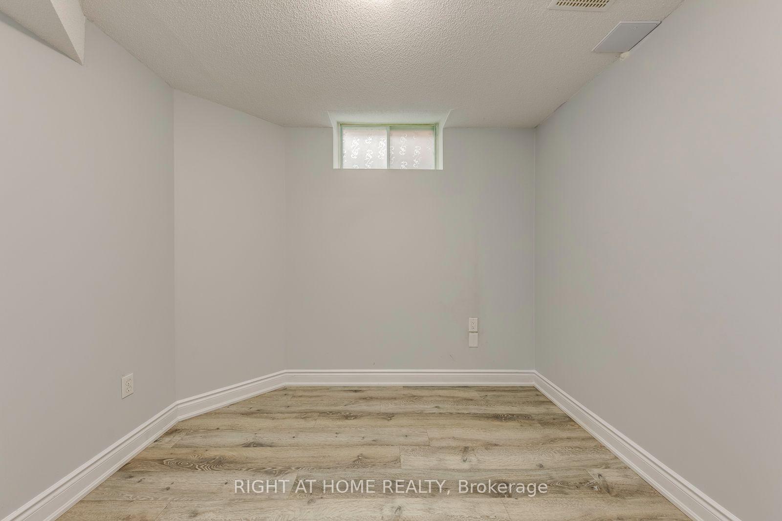 Photo 25 of Unit Bsmt, 5349 Lismic Boulevard, Mississauga, East Credit — HOMEH