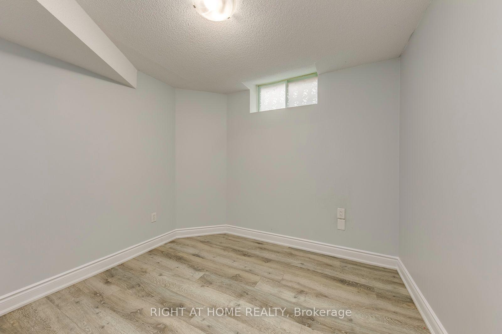 Photo 26 of Unit Bsmt, 5349 Lismic Boulevard, Mississauga, East Credit — HOMEH
