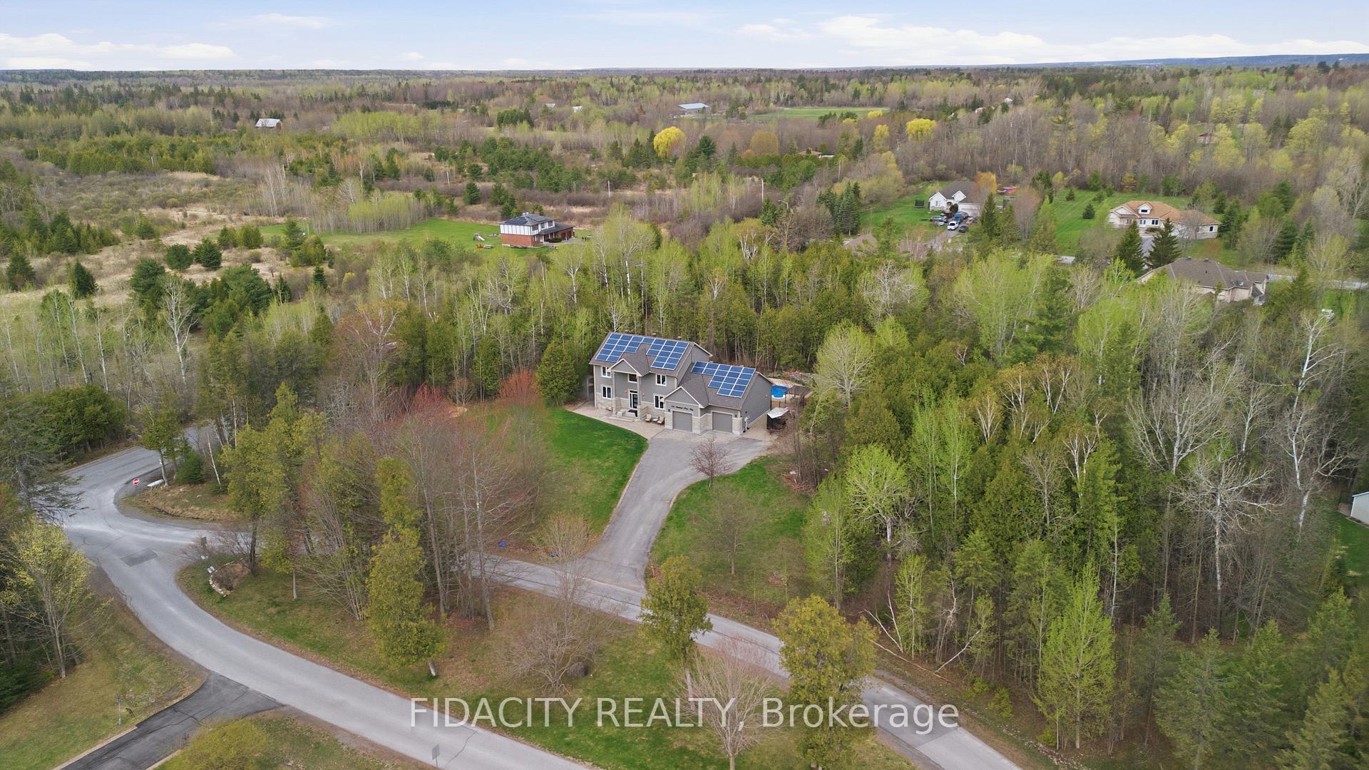 Photo 3 of 101 Sentinel Pine Way, Ottawa, Huntley Ward (South East) — HOMEH