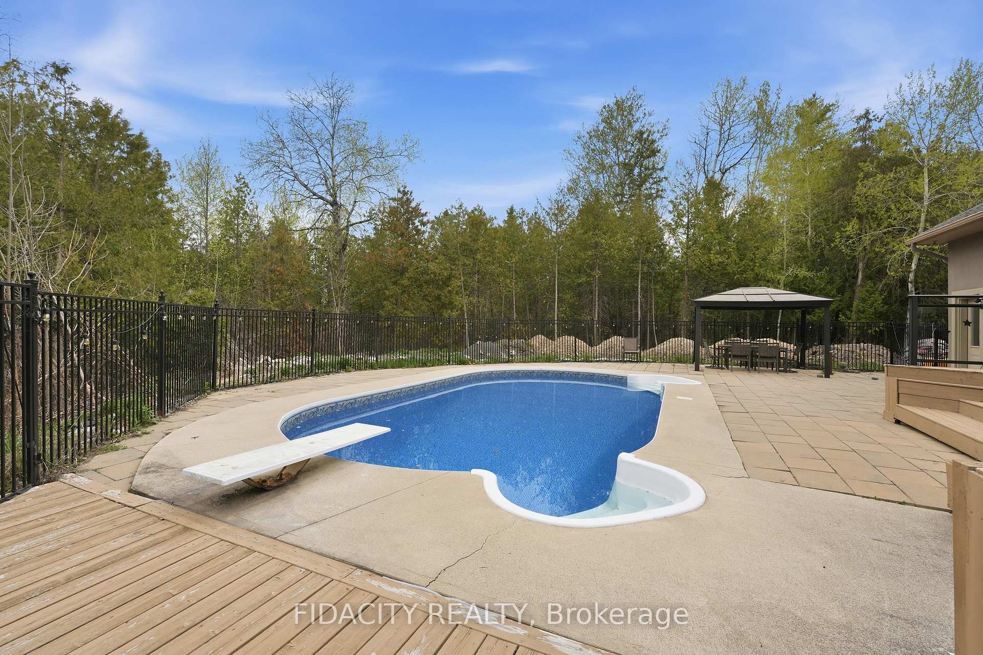 Photo 39 of 101 Sentinel Pine Way, Ottawa, Huntley Ward (South East) — HOMEH