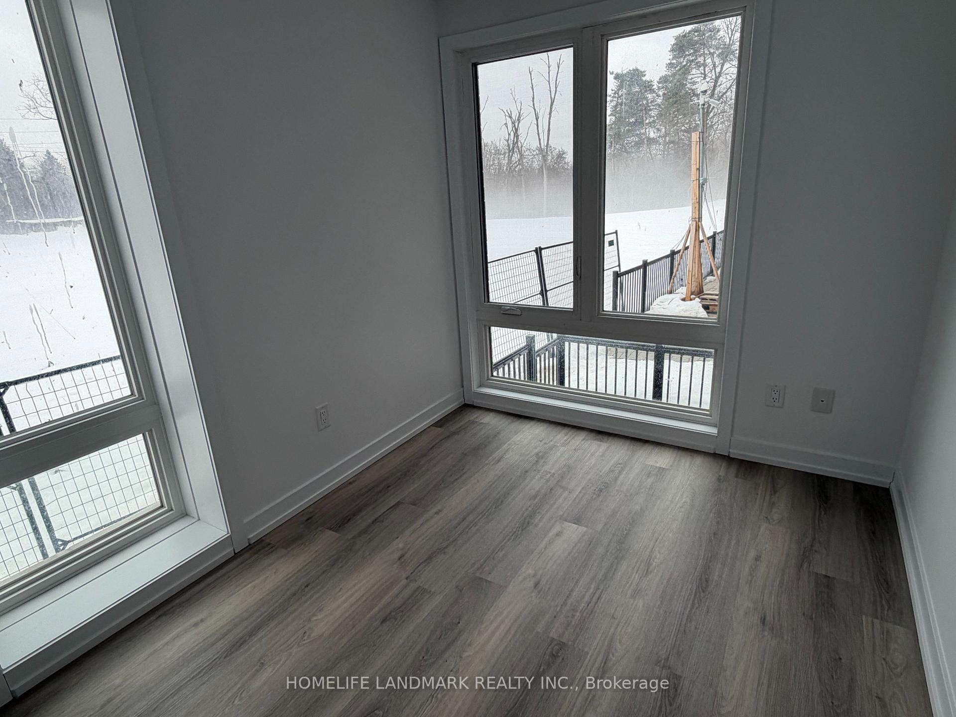 Photo 5 of Unit 301, 5 Bancroft Lane, Richmond Hill, Jefferson — HOMEH