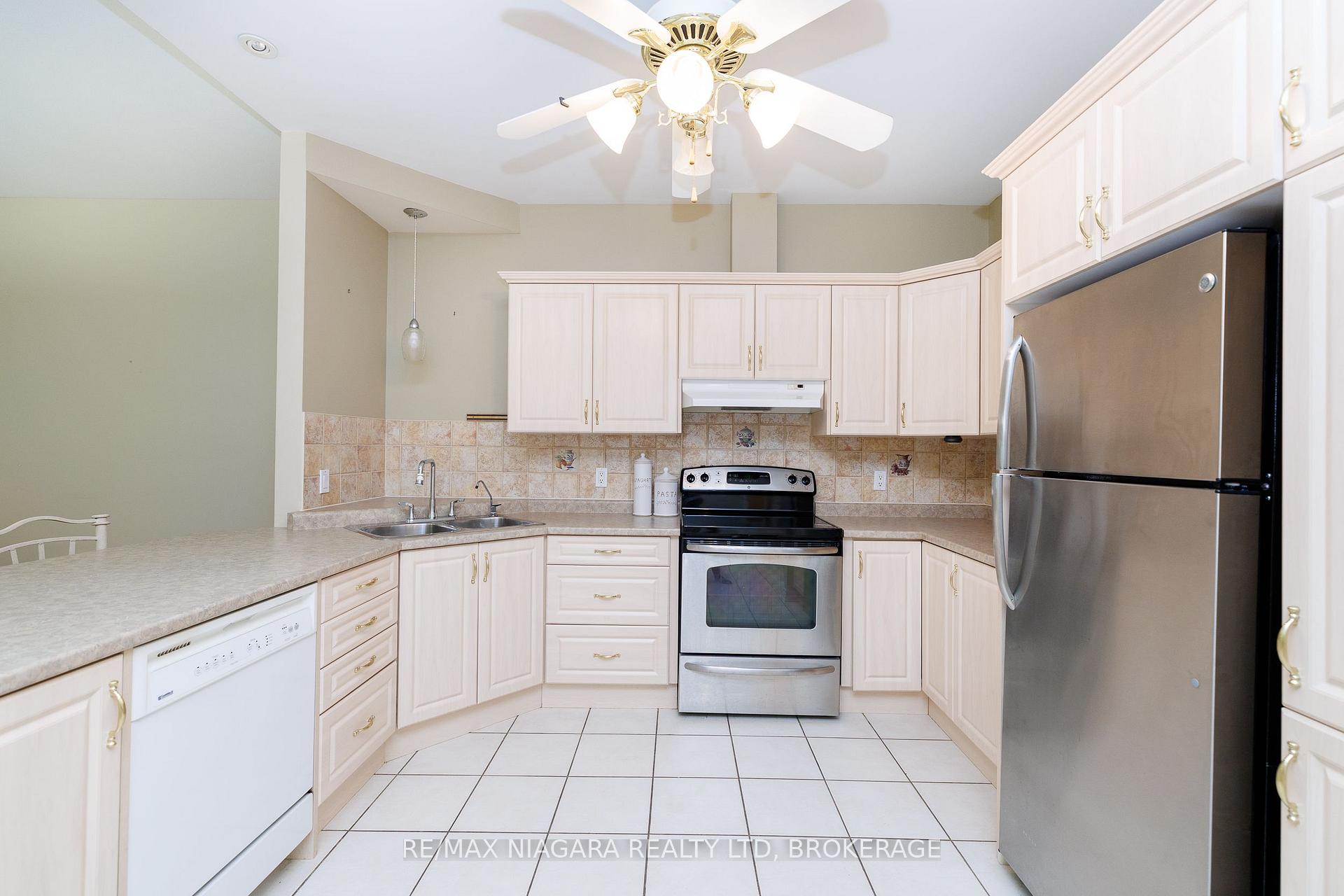 Photo 8 of Unit 8, 3300 Montrose Road, Niagara Falls, Mt. Carmel — HOMEH