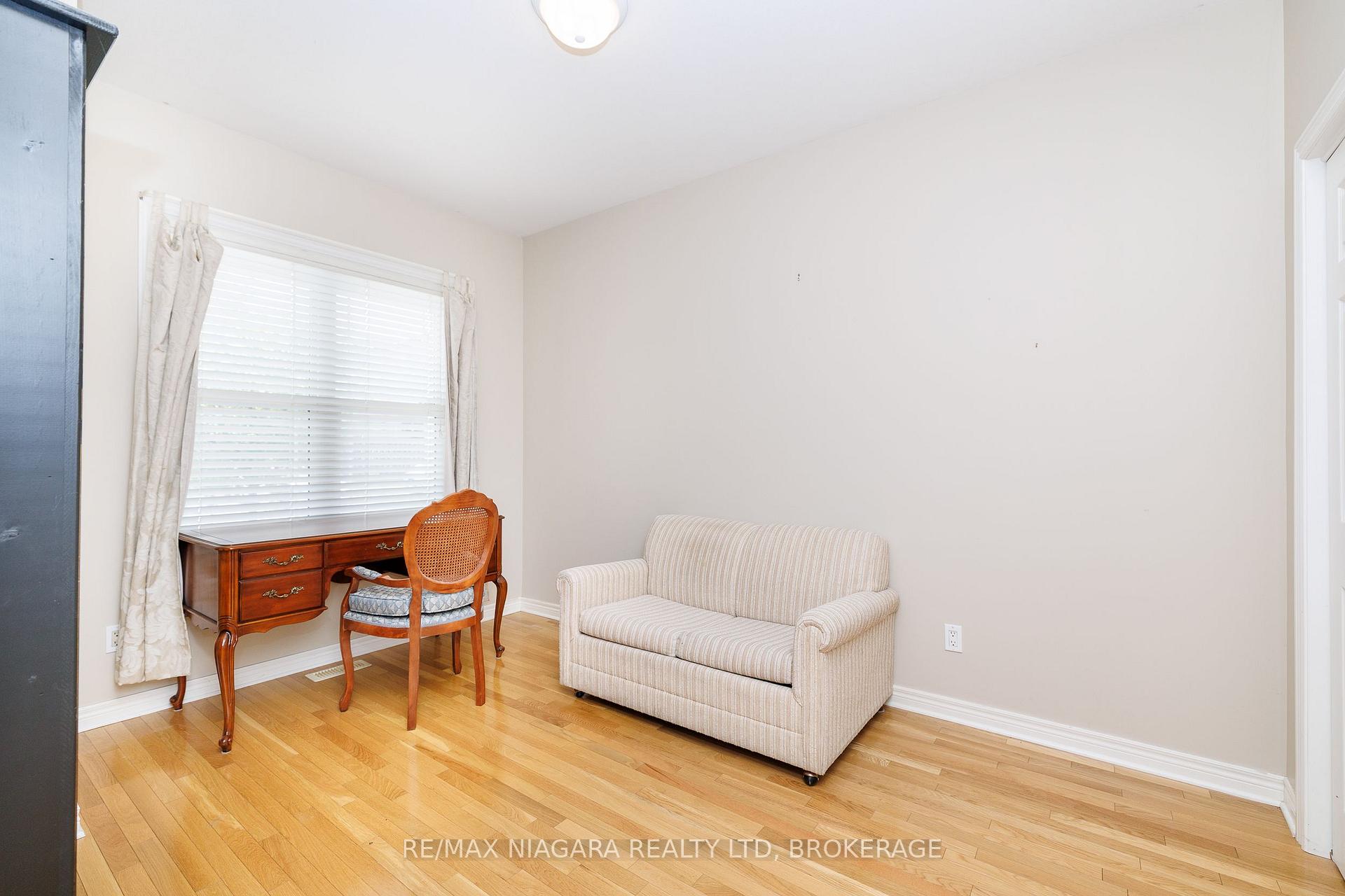 Photo 13 of Unit 8, 3300 Montrose Road, Niagara Falls, Mt. Carmel — HOMEH