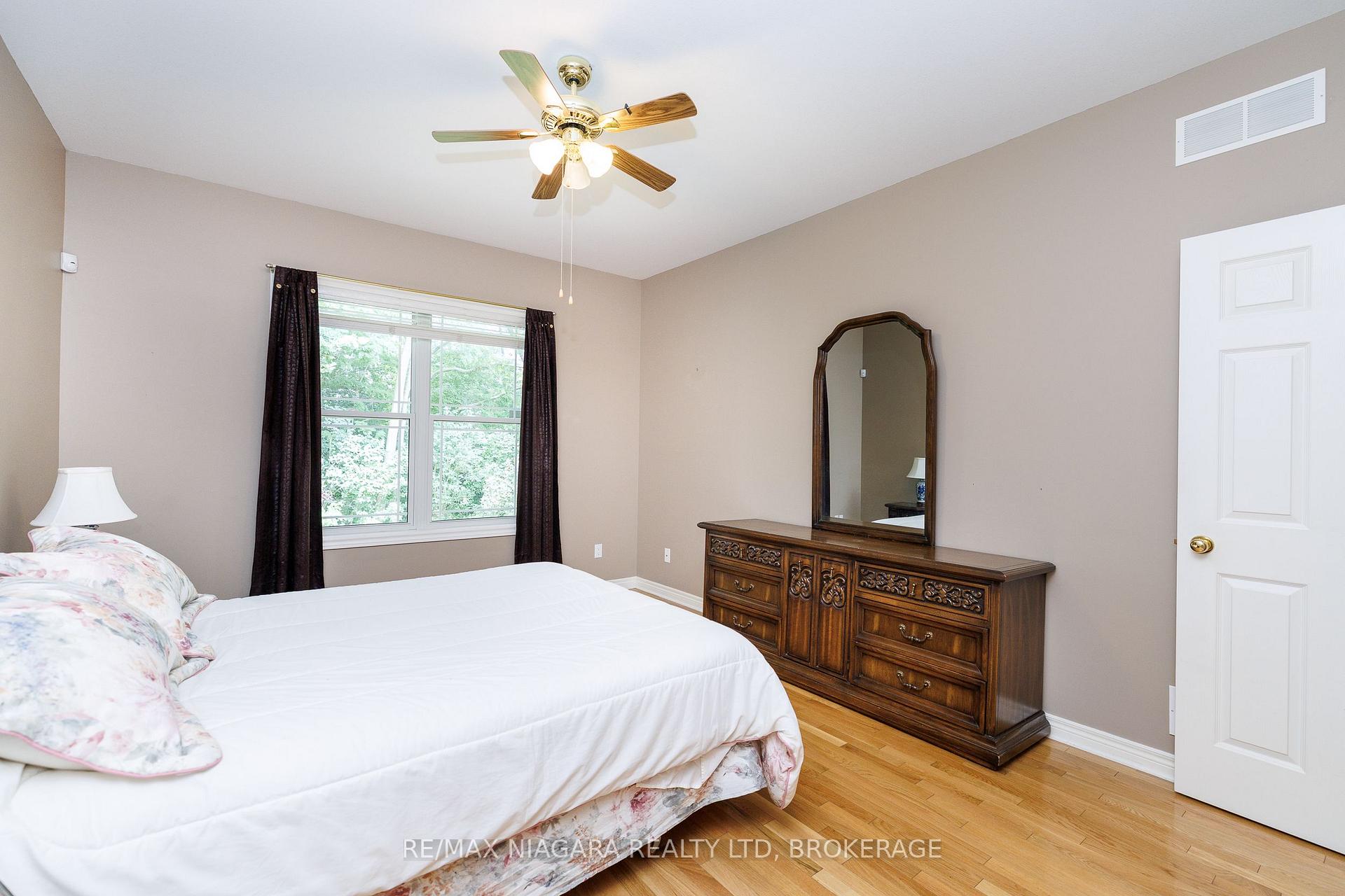 Photo 16 of Unit 8, 3300 Montrose Road, Niagara Falls, Mt. Carmel — HOMEH
