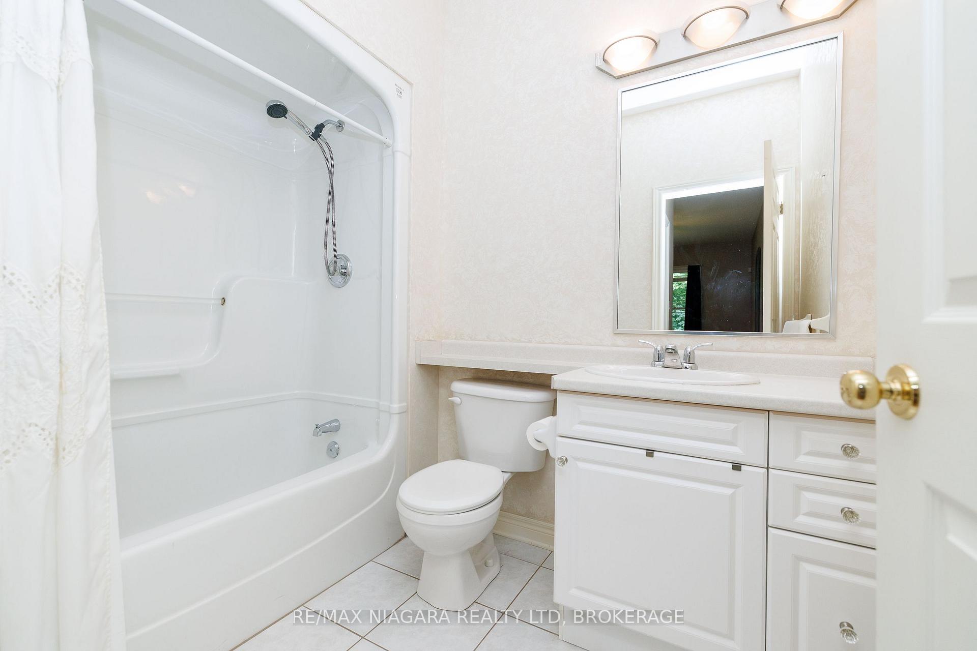 Photo 18 of Unit 8, 3300 Montrose Road, Niagara Falls, Mt. Carmel — HOMEH