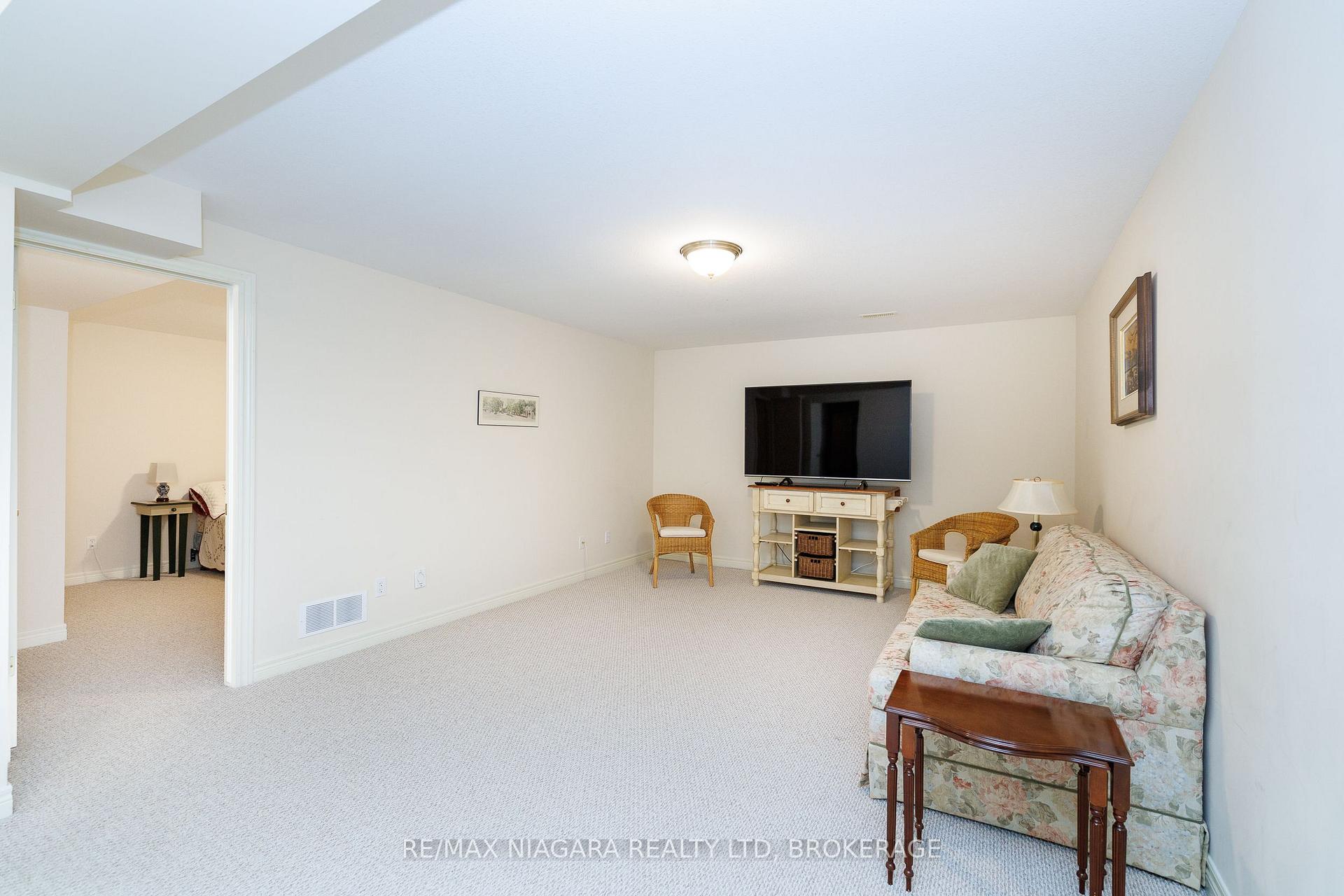 Photo 21 of Unit 8, 3300 Montrose Road, Niagara Falls, Mt. Carmel — HOMEH