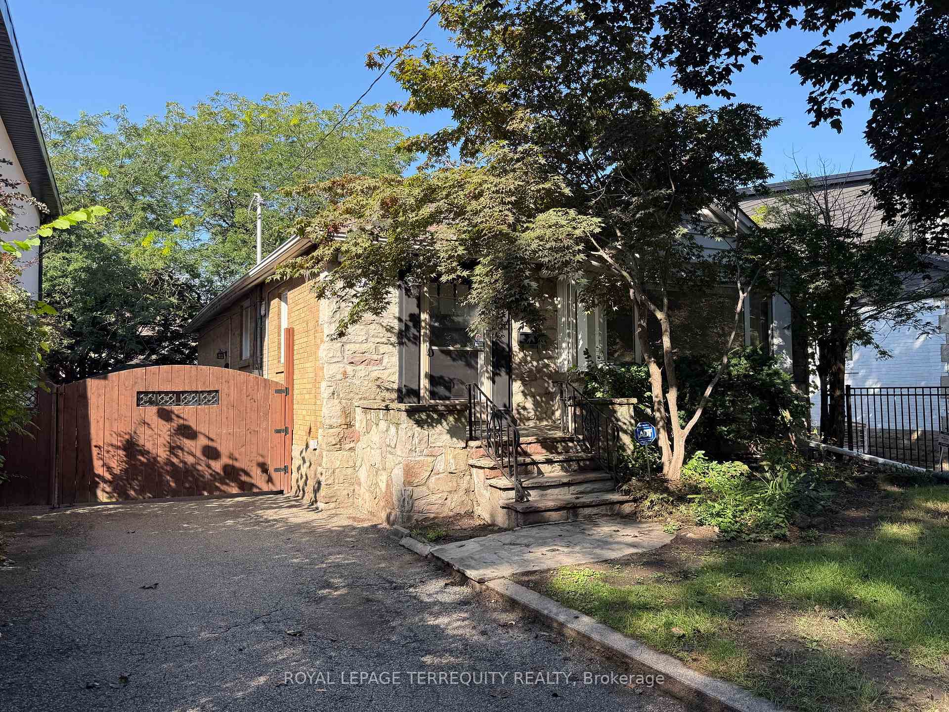 Photo 1 of 24 Elsfield Road, Etobicoke, Stonegate-Queensway — HOMEH