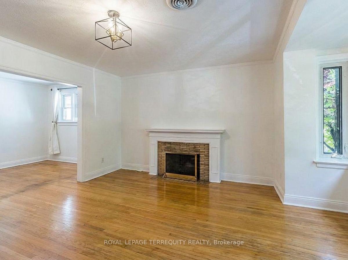 Photo 4 of 24 Elsfield Road, Etobicoke, Stonegate-Queensway — HOMEH