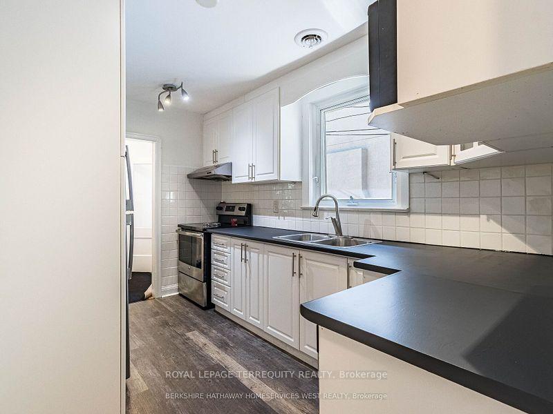 Photo 6 of 24 Elsfield Road, Etobicoke, Stonegate-Queensway — HOMEH
