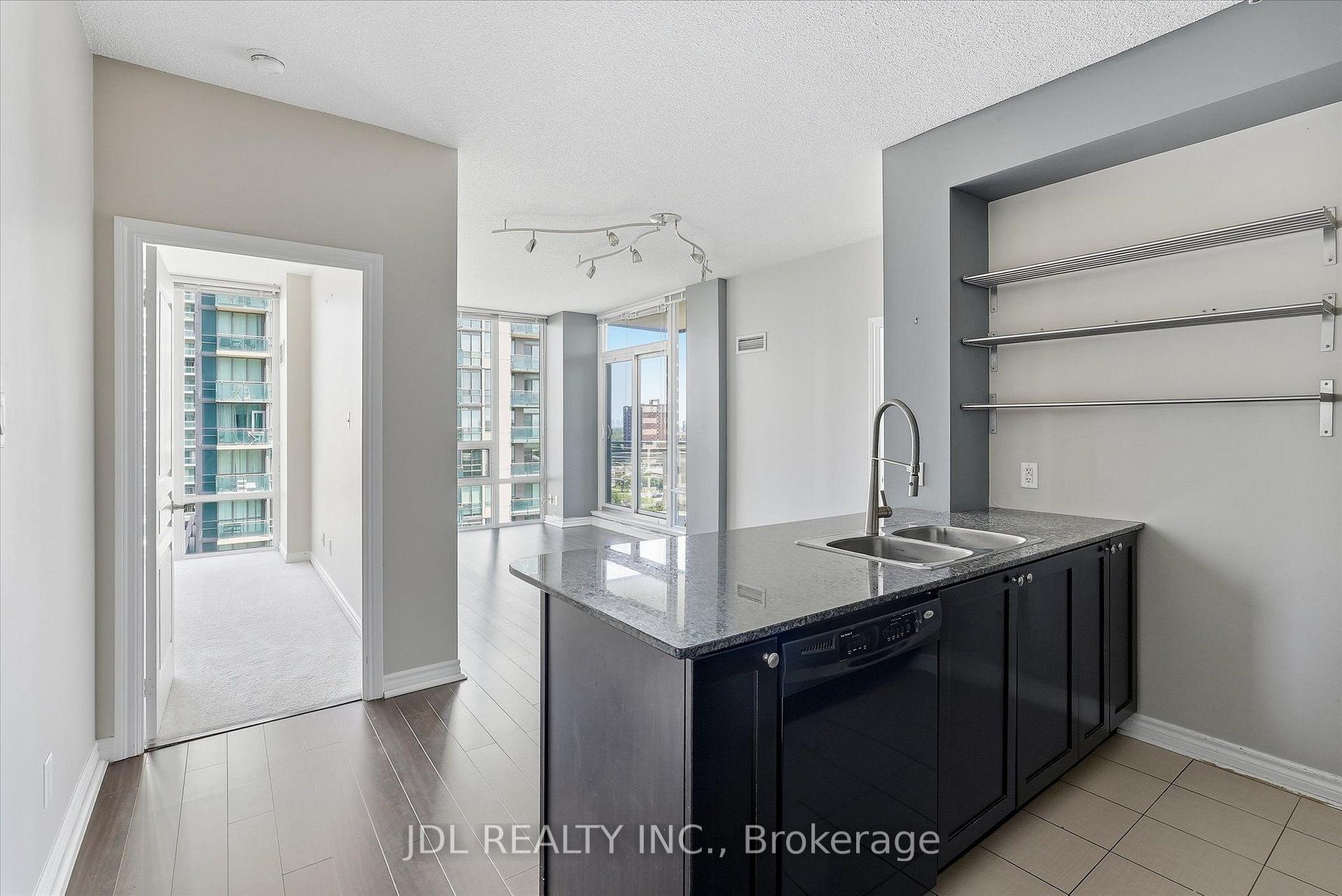 Photo 4 of Unit 811, 3525 Kariya Drive, Mississauga, Fairview — HOMEH
